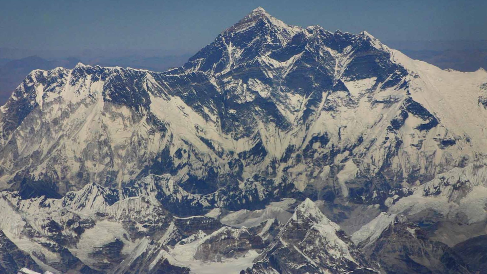 File:Mt Everest Aerial.jpg
