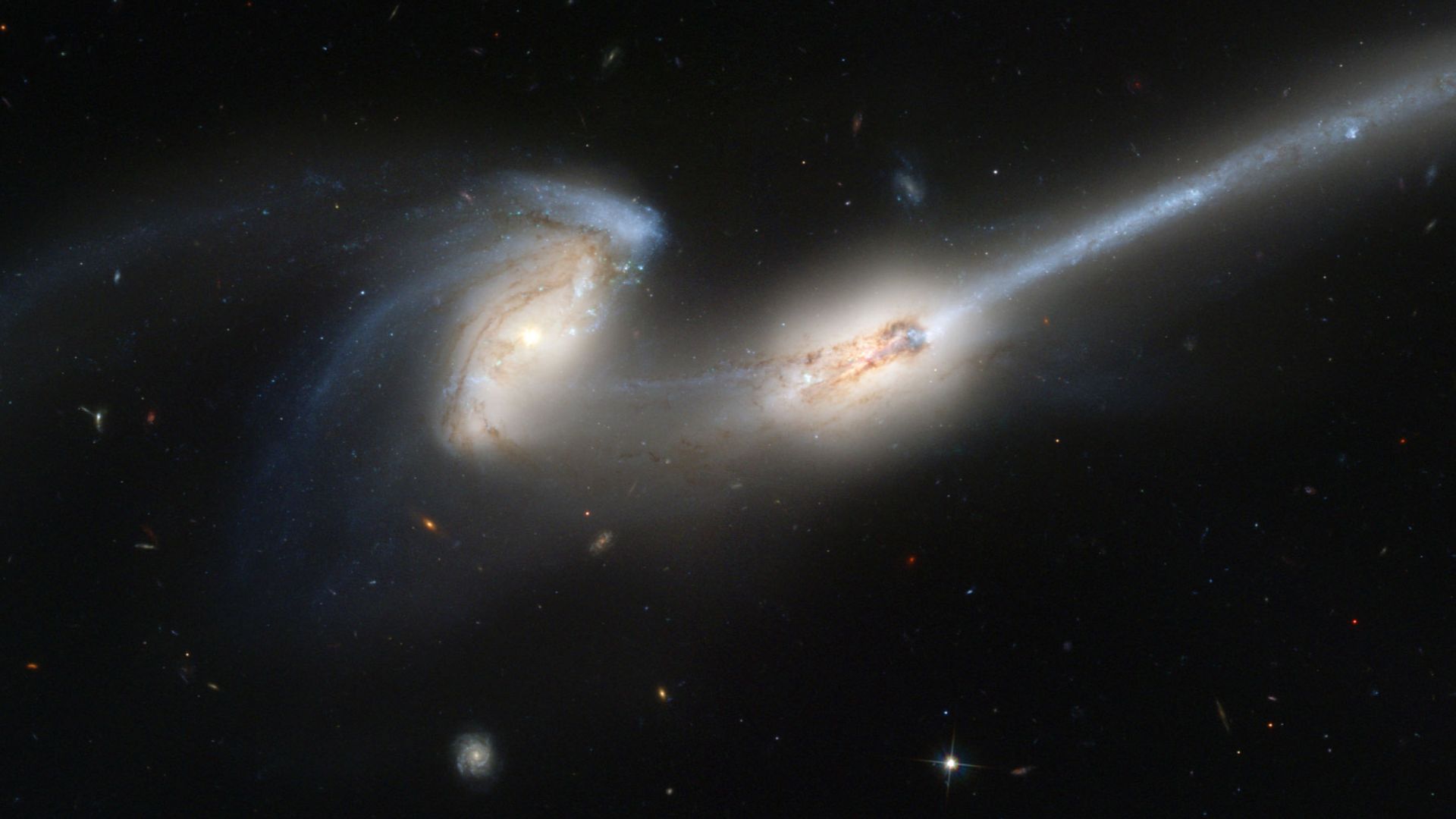 File:NGC4676.jpg