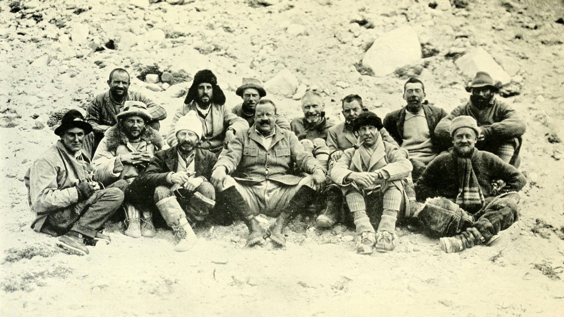 File:1922 Everest expedition at Base Camp.jpg