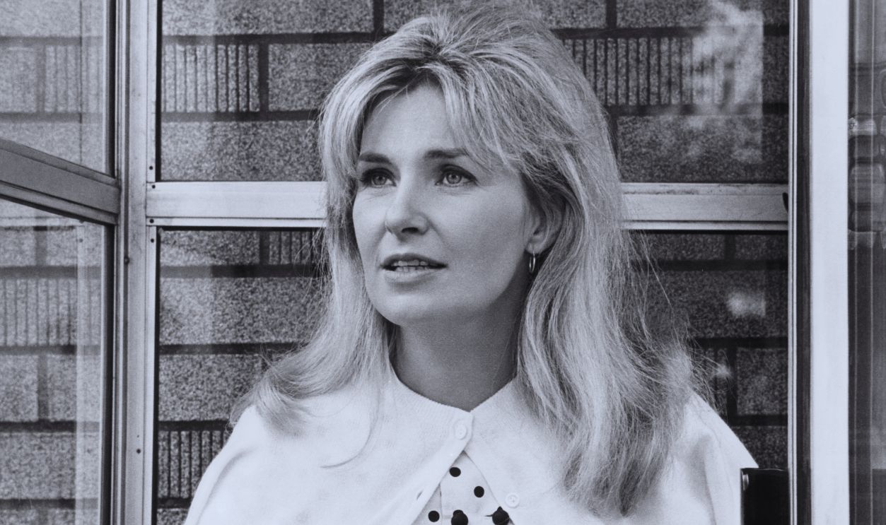 Gettyimages - 156534723, Joanne Woodward In 'Winning' Joanne Woodward shows her happiness at being the wife of one of the country's greatest race drivers in a scene from the film 'Winning', 1969. 