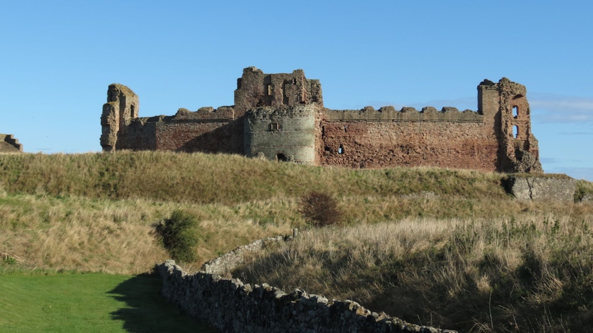 File:Tantallon Castle (15474165657).jpg