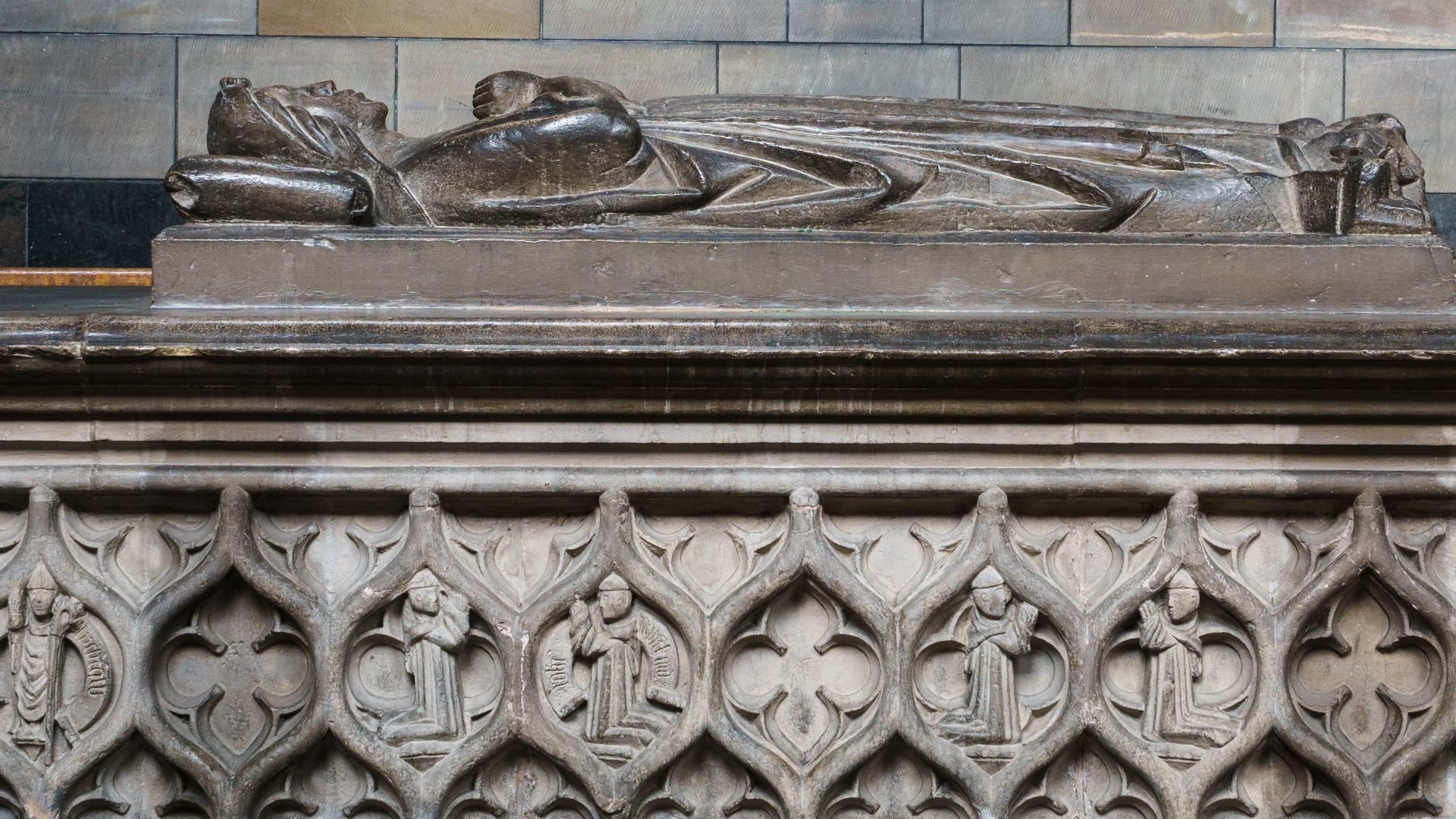 File:Marjory Bruce 'tomb'.jpg