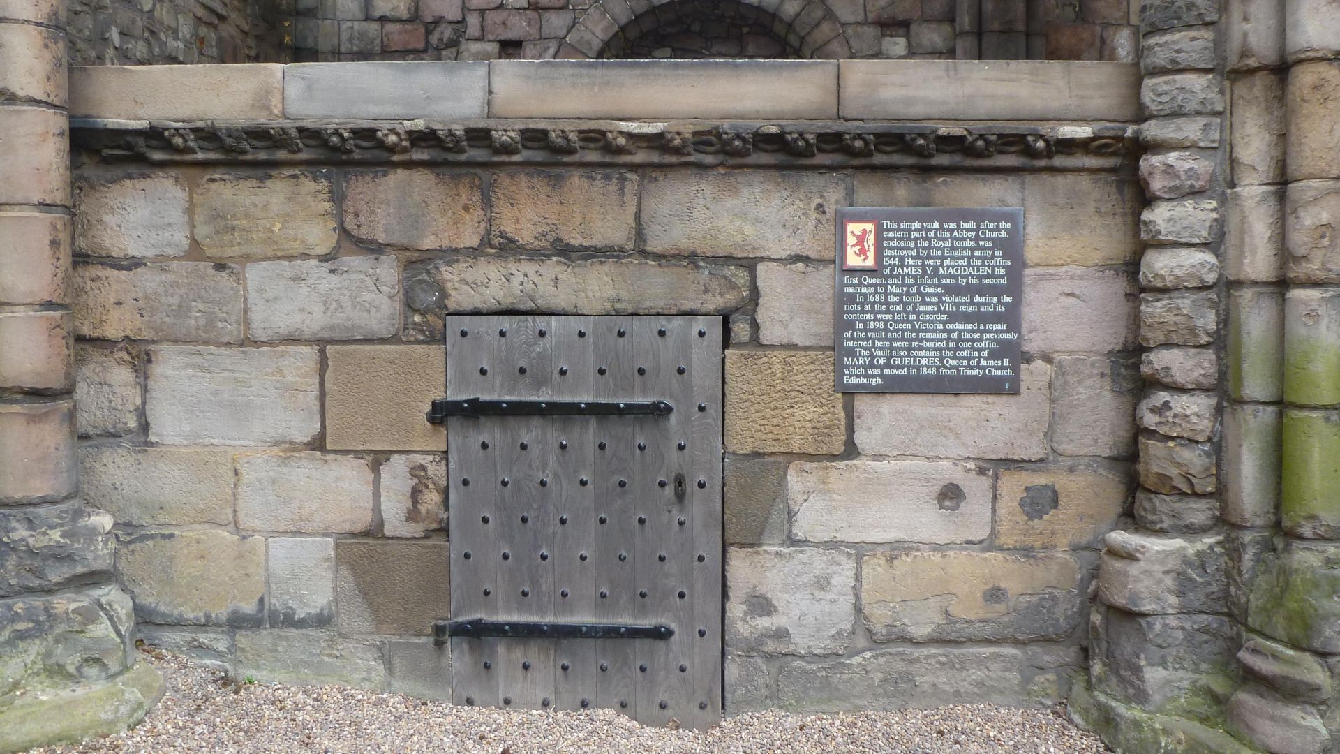 File:Grave of James V of Scotland.jpg