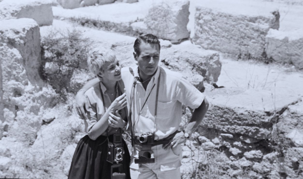 Gettyimages - 1466801075, Paul Newman And Joanne Woodward Tourists (2) Actor Paul Newman and wife, actress Joanne Woodward, as turists visiting Masada, Israel, in 1959 