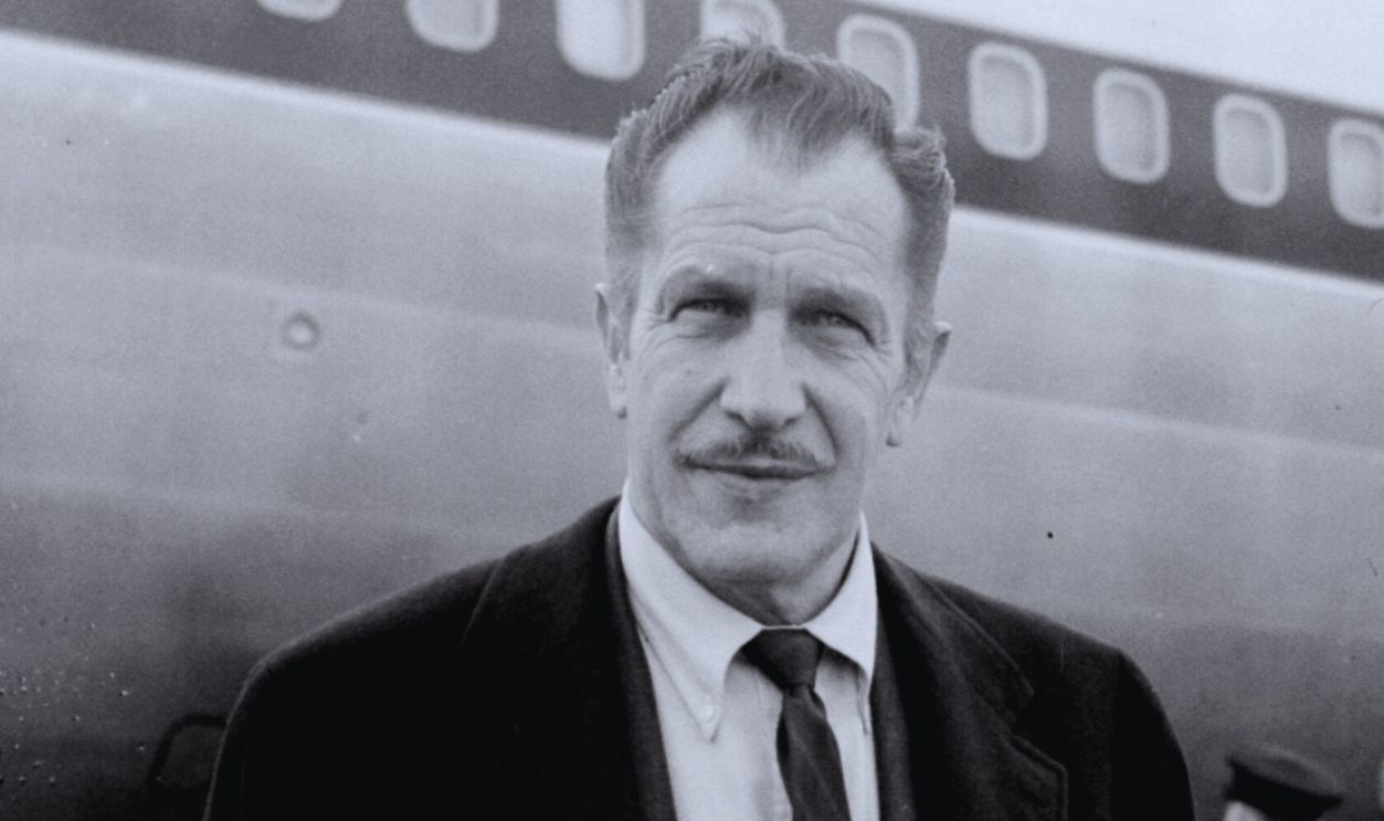 Gettyimages - 829985322, PA NEWS PHOTO 4/11/63 VINCENT PRICE ARRIVES AT LONDON HEATROW AIRPORT FROM NEW YORK. (Photo by PA Images via Getty Images)