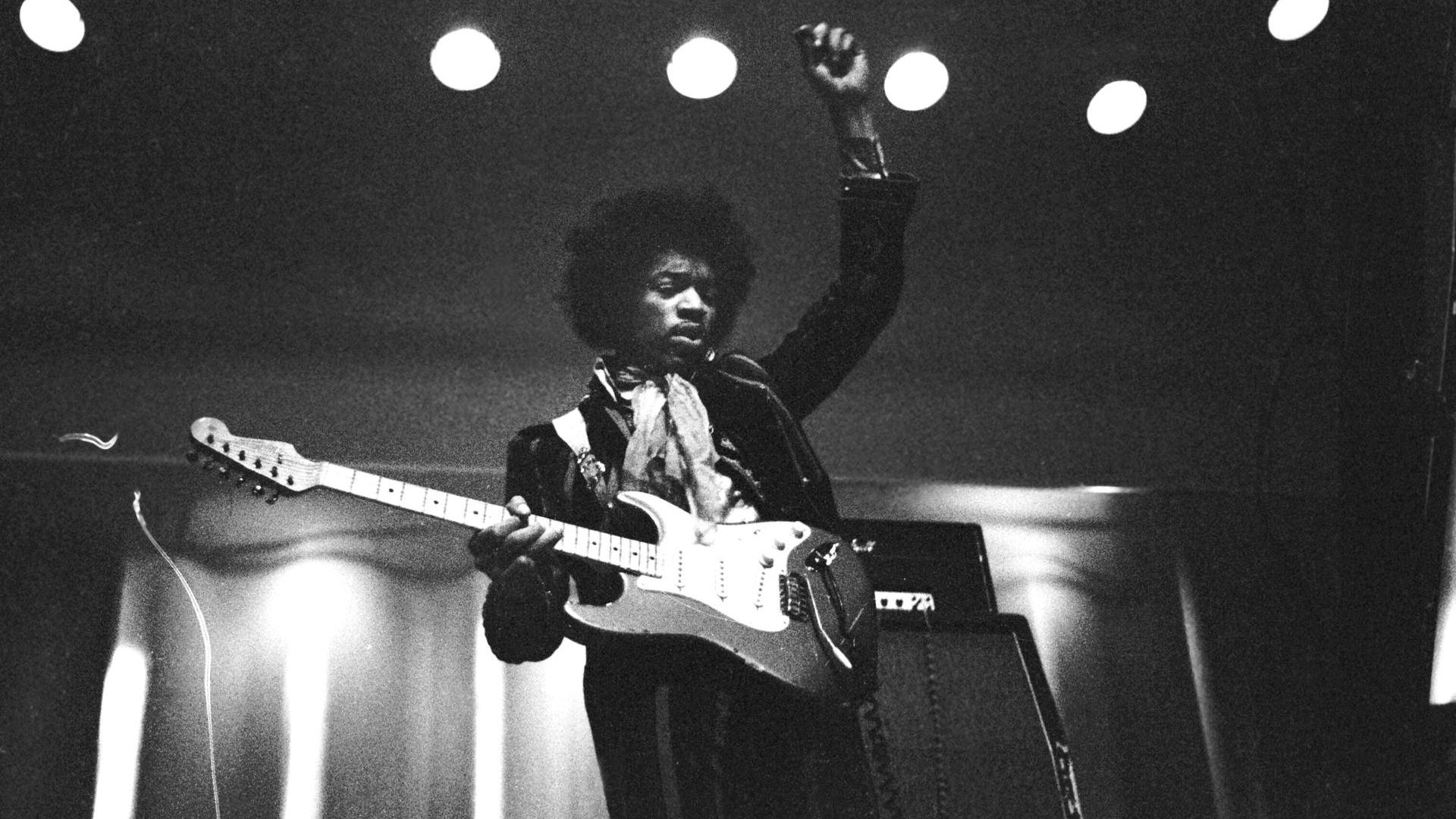 File:Jimi-Hendrix-1967-Helsinki.jpg