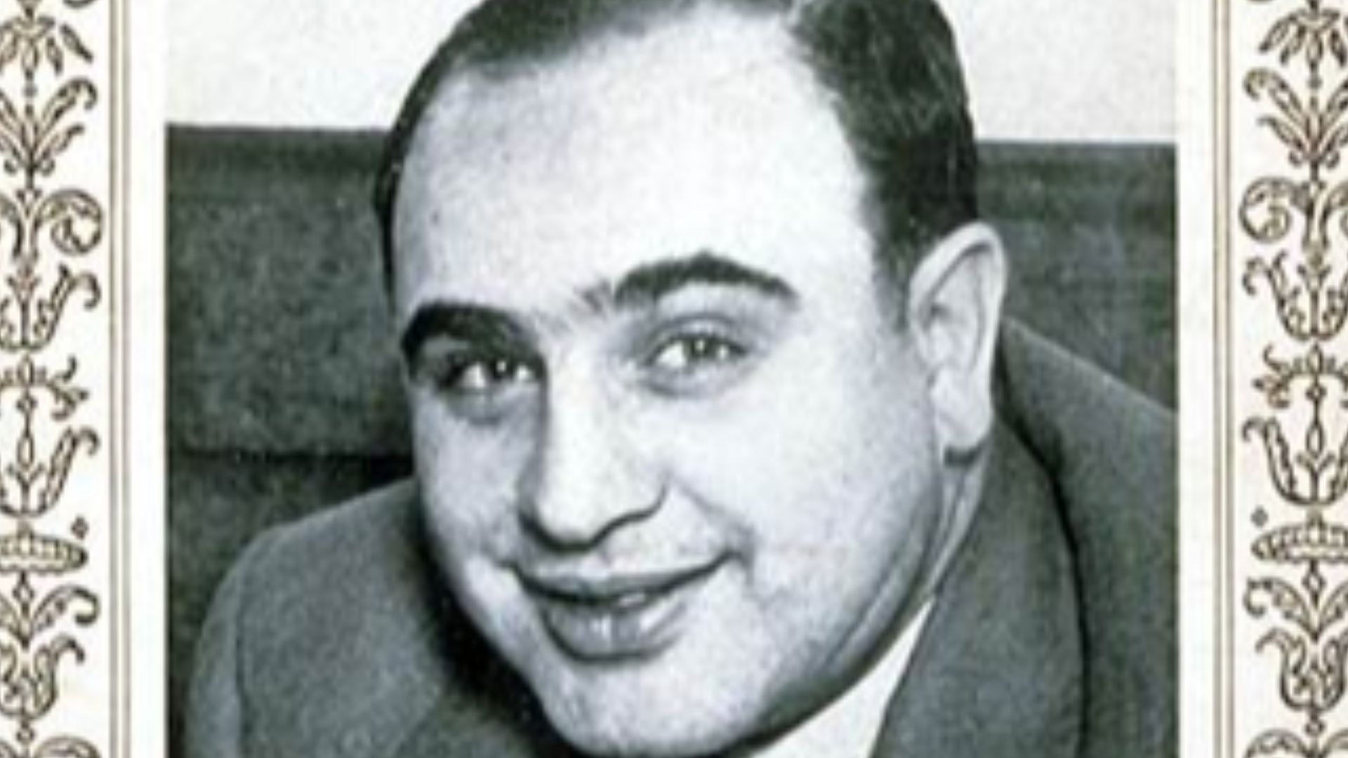 File:Al Capone on the cover of Time Magazine in 1930.jpg