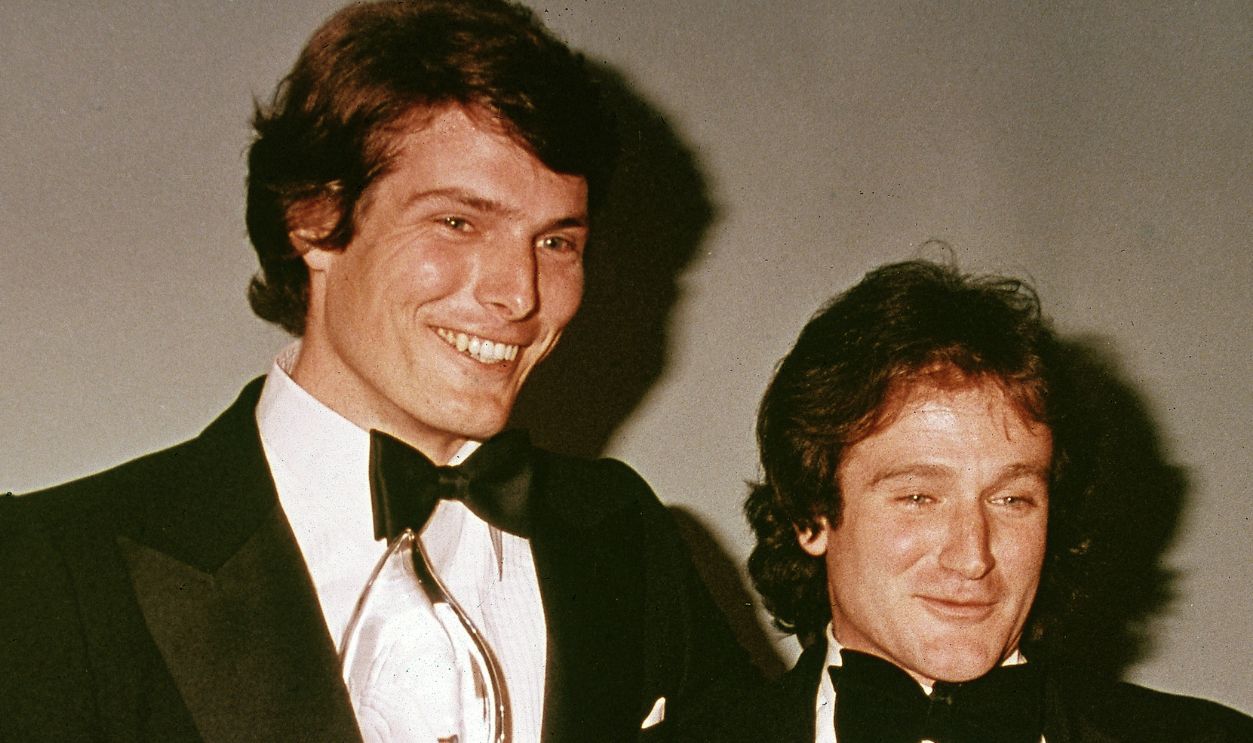 American actors Christopher Reeve (1952 - 2004) and Robin Williams pose backstage at the People's Choice Awards, March 1979. 