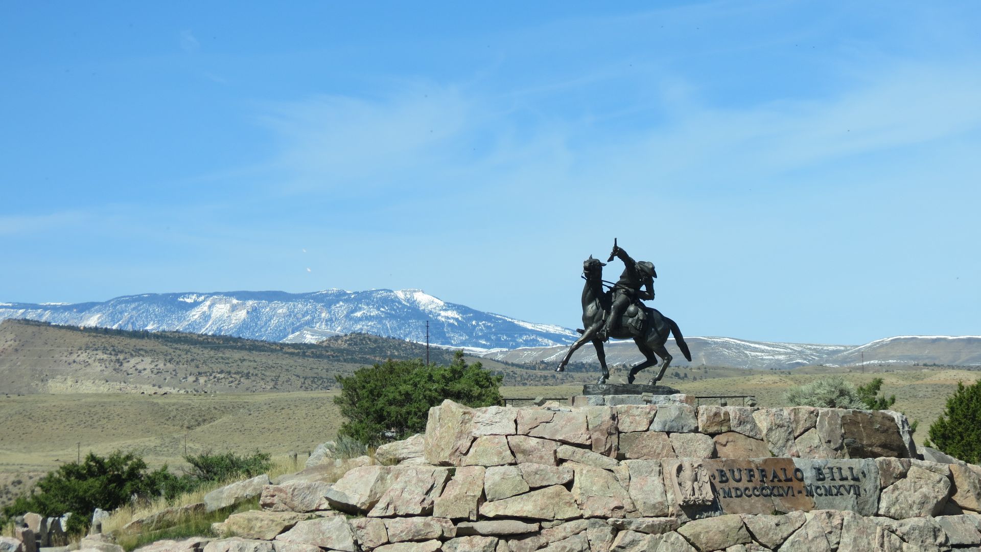 File:Statue of Baffalo Bill in Cody, Wyoming.JPG