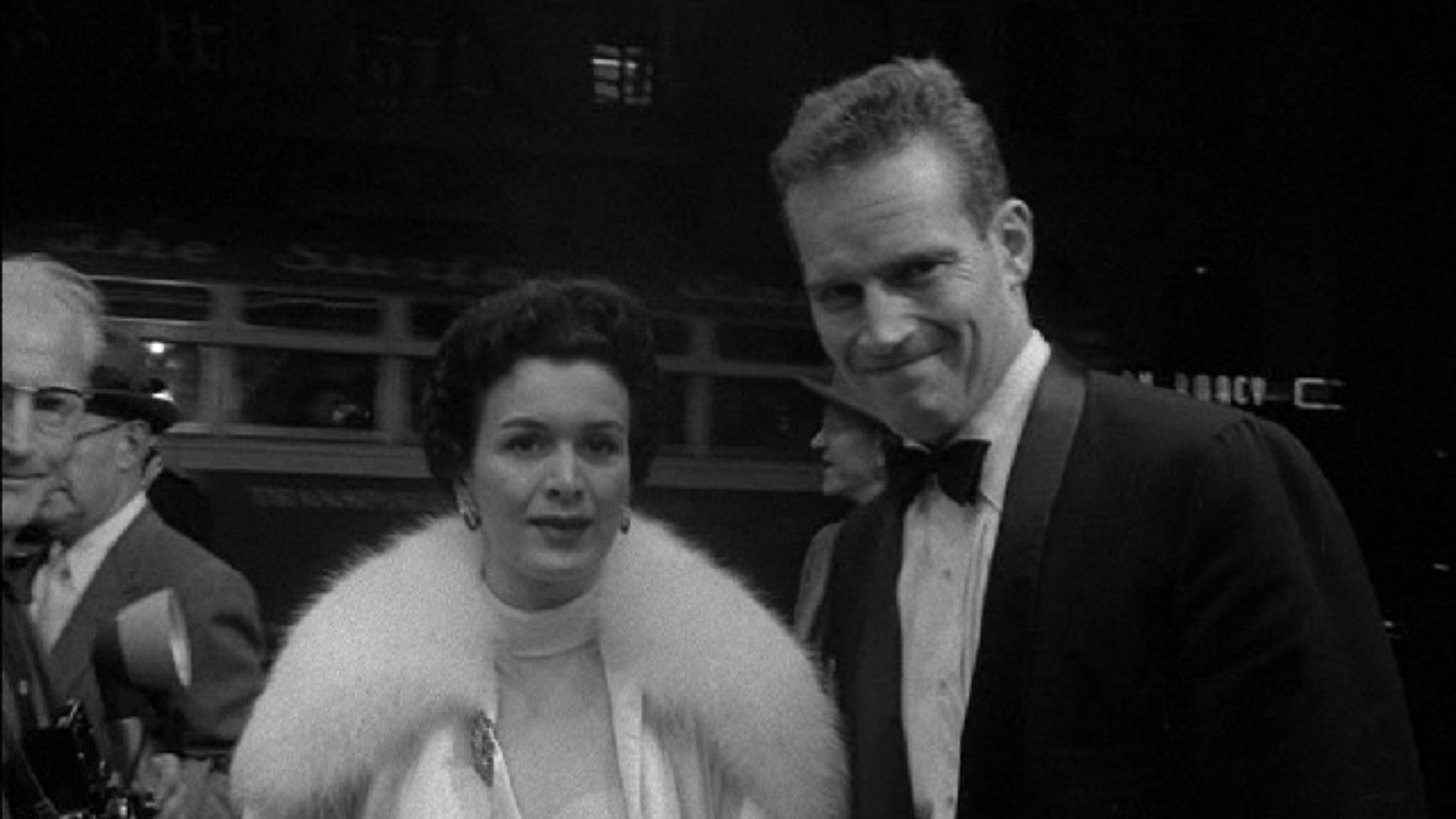 File:Charlton Heston and Lydia Clarke Heston at the New York premiere of The Ten Commandments.jpg