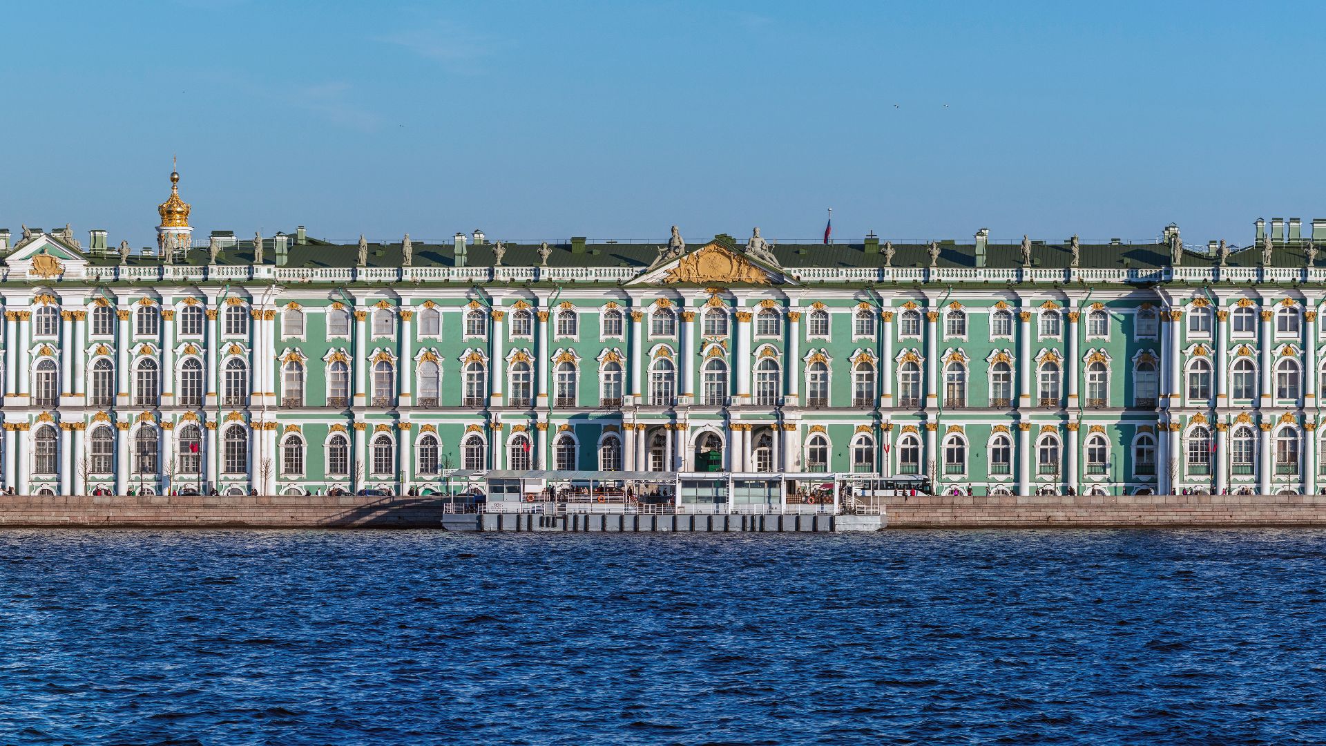 File:Winter Palace Panorama 4.jpg