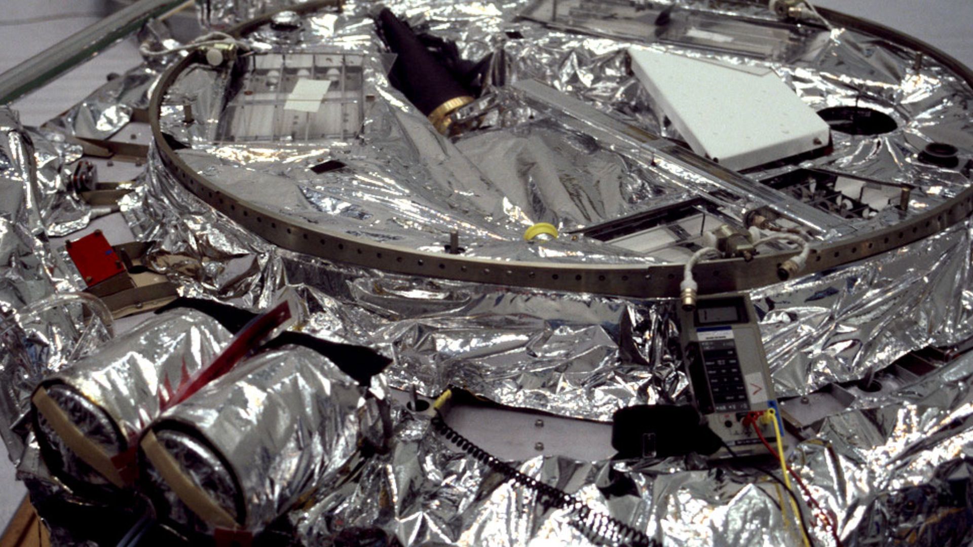 File:Viking Satellite Thermal Blankets.jpg