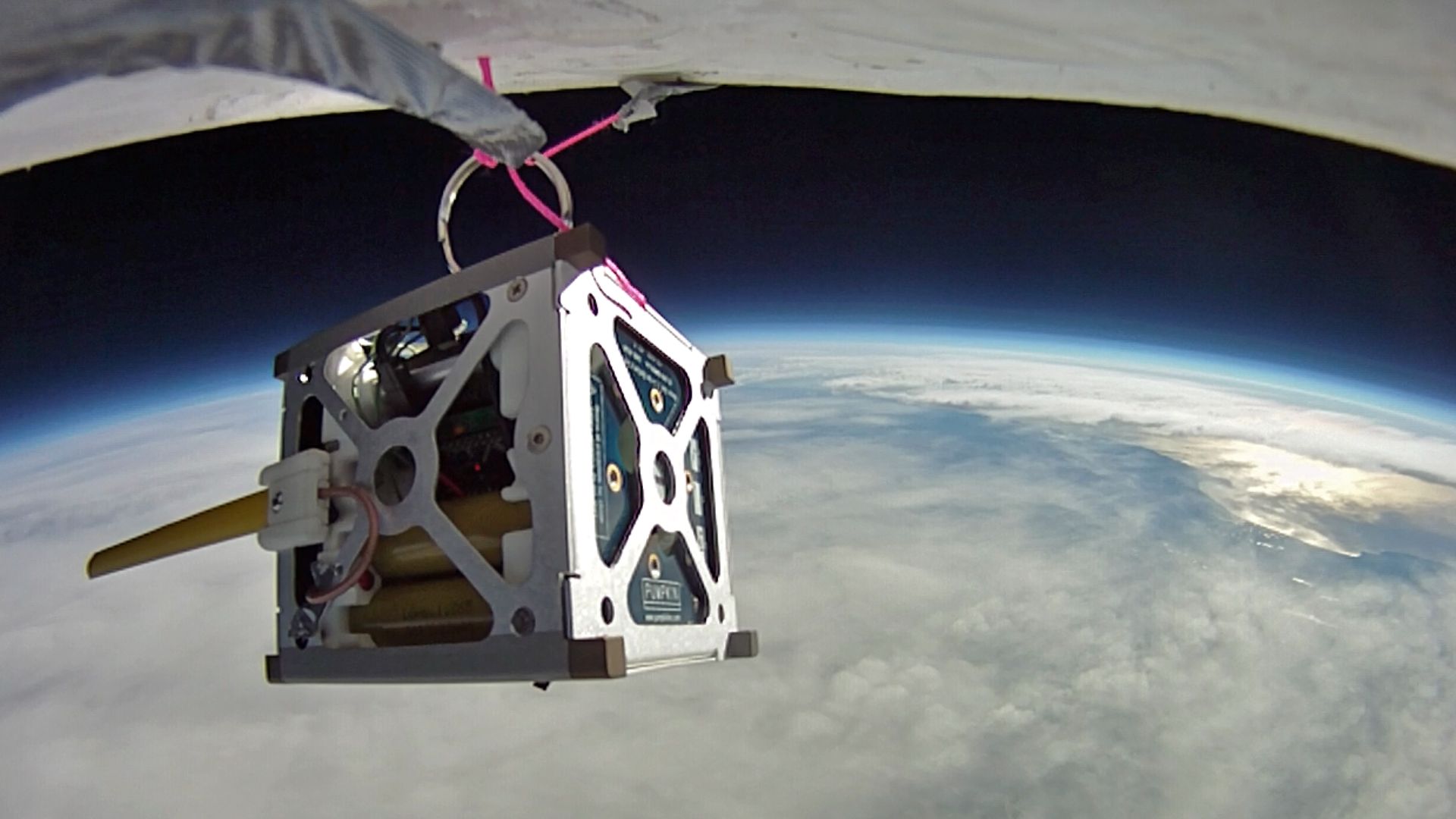 File:CubeSat picture-02.png