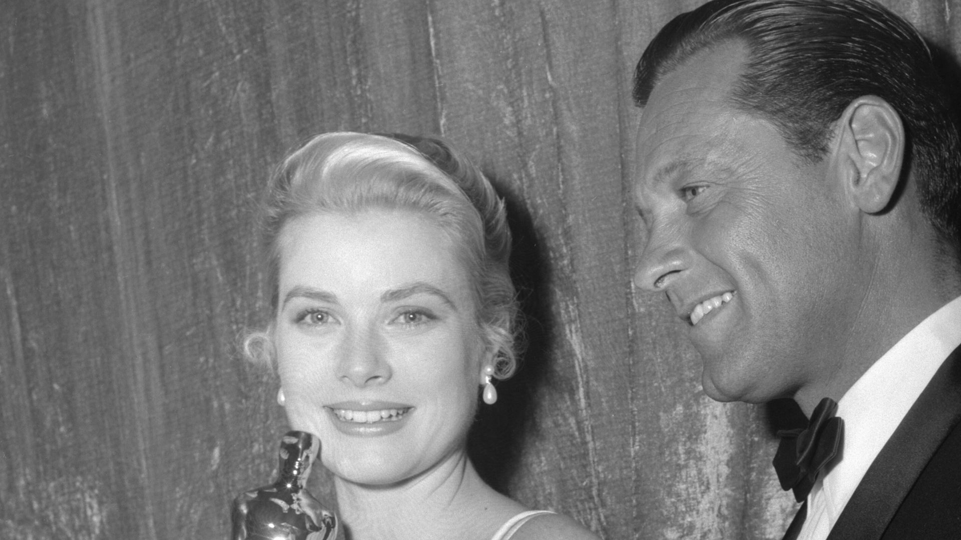 File:Grace Kelly & William Holden 1955.jpg