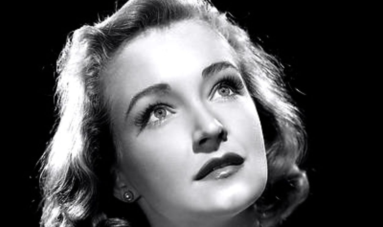 File:Nina Foch 1945.jpg
