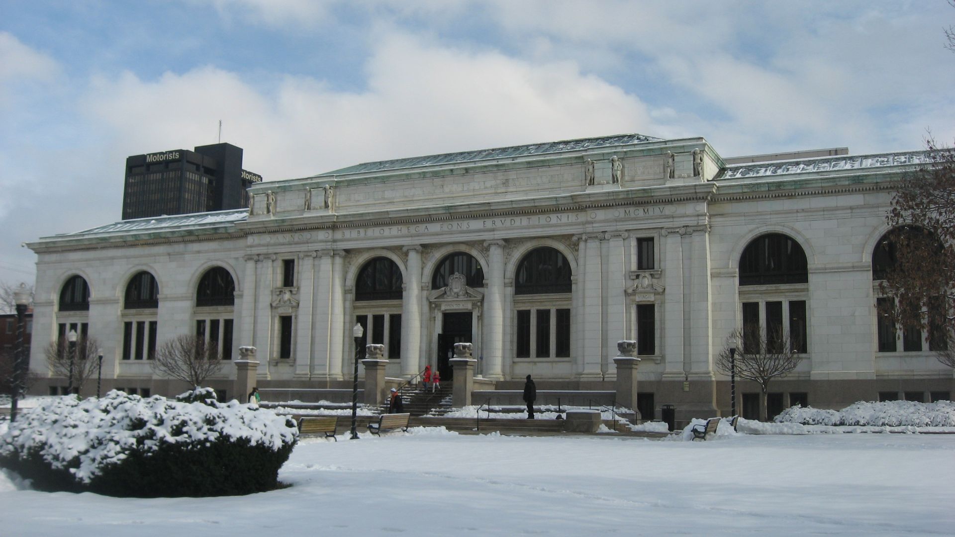 File:Columbus Metropolitan Library in winter.jpg