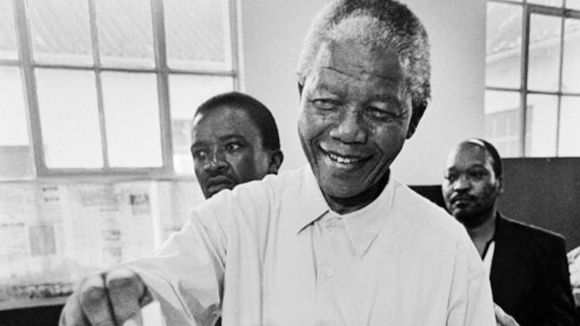 File:Mandela voting in 1994.jpg