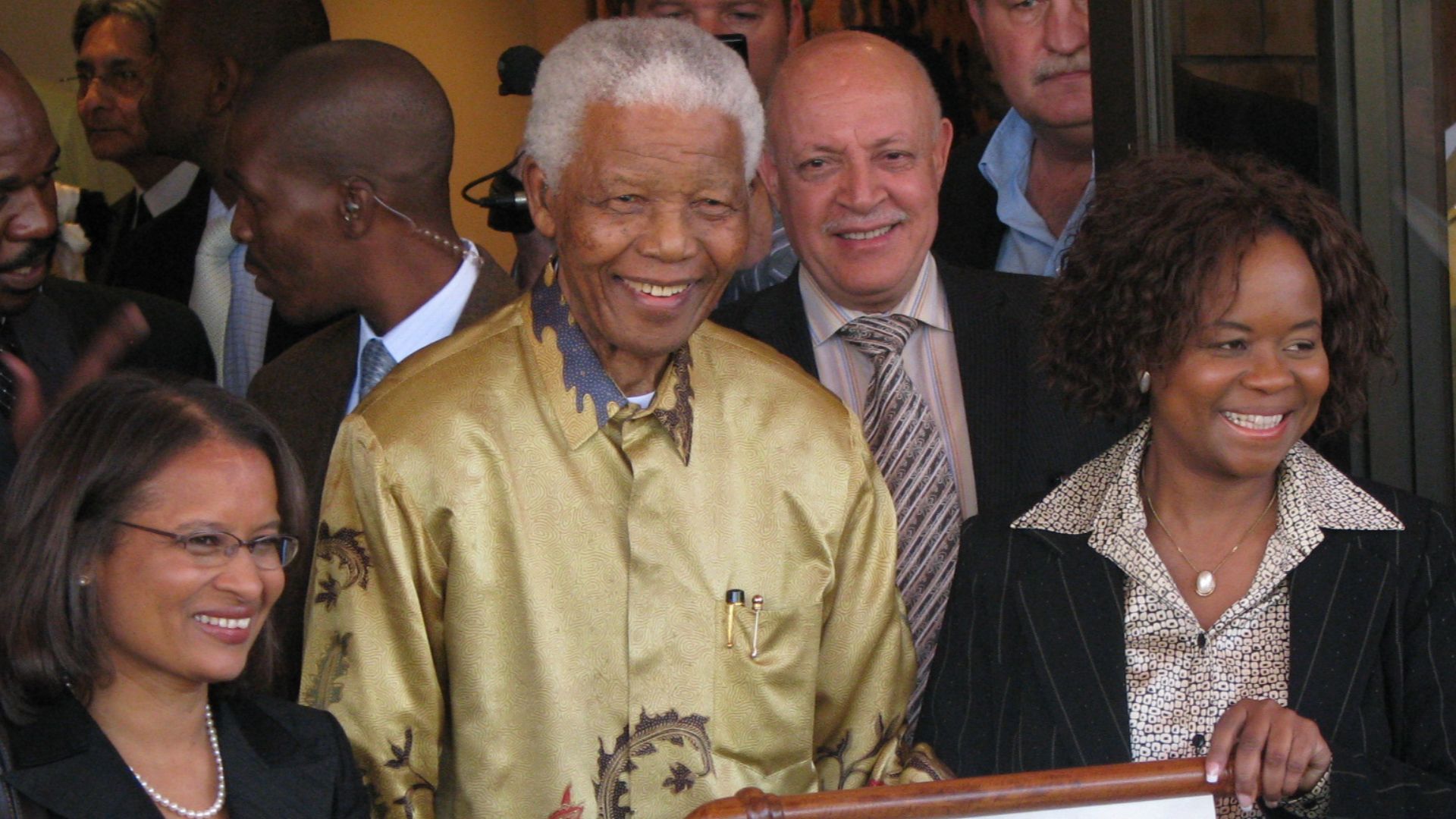 File:Nelson Mandela - full (cropped).jpg