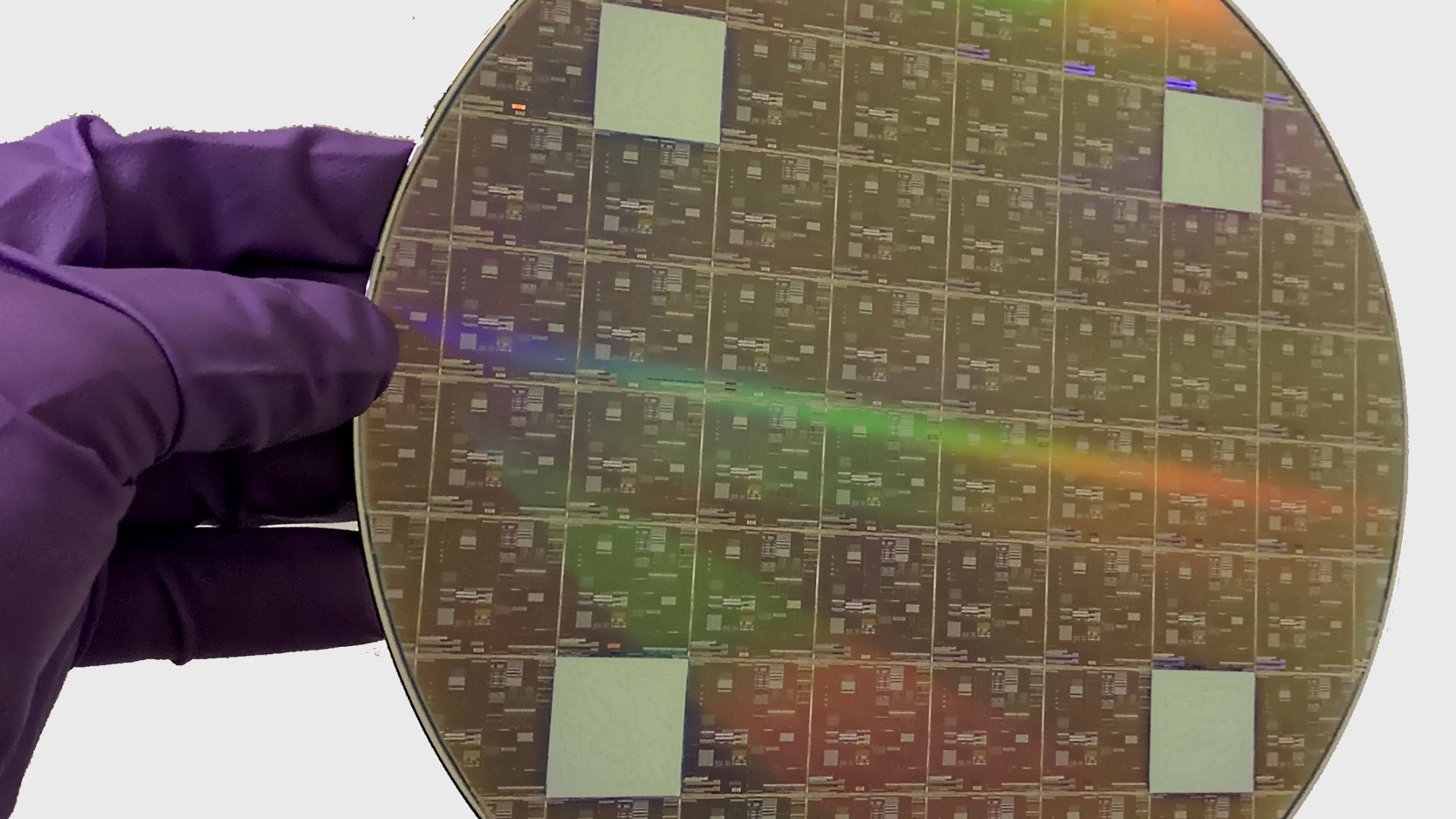 File:200mm Si Wafer.png
