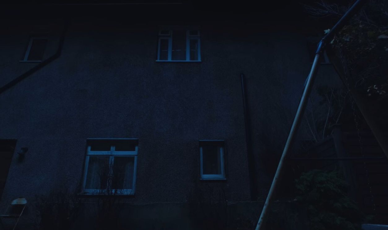 Screenshot from The Conjuring 2 (2016)