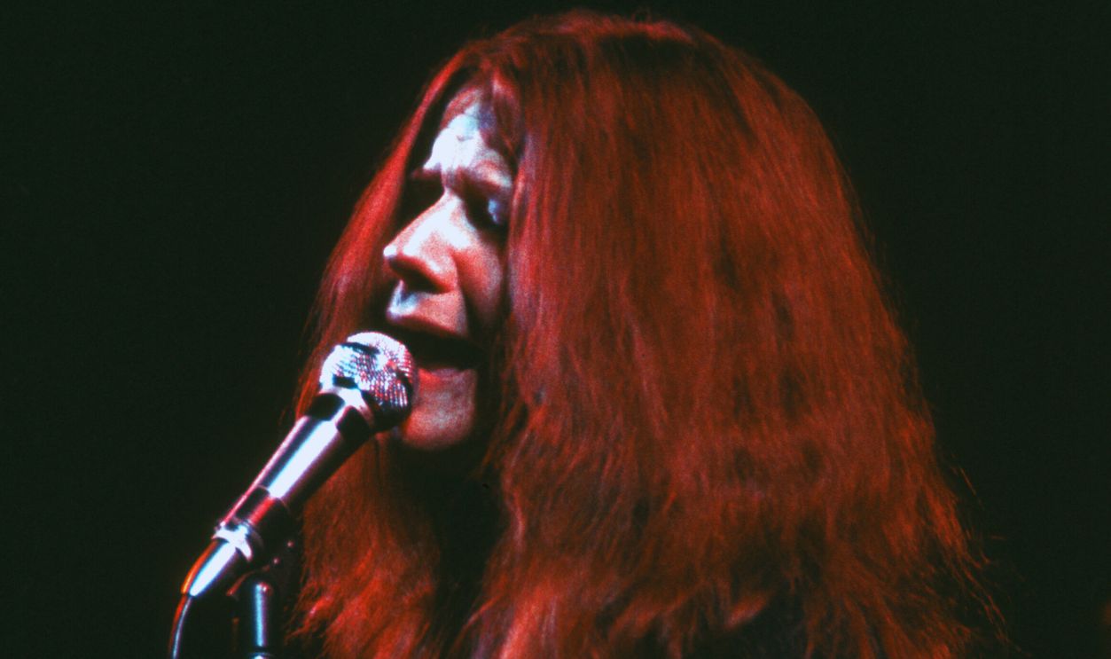 Gettyimages - 74278894, Janis Joplin At The Fillmore East NEW YORK - CIRCA 1968: Singer Janis Joplin and Big Brother and the Holding Company perform onstage at the Fillmore East circa 1968 in New York City, New York. 
