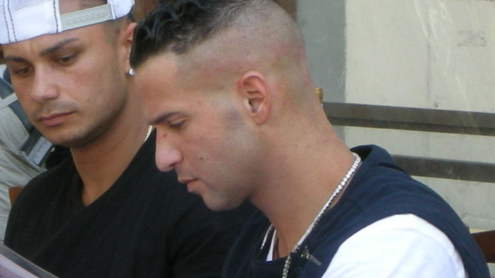 File:Jersey shore guys, shooting in Florence, may 2011.JPG