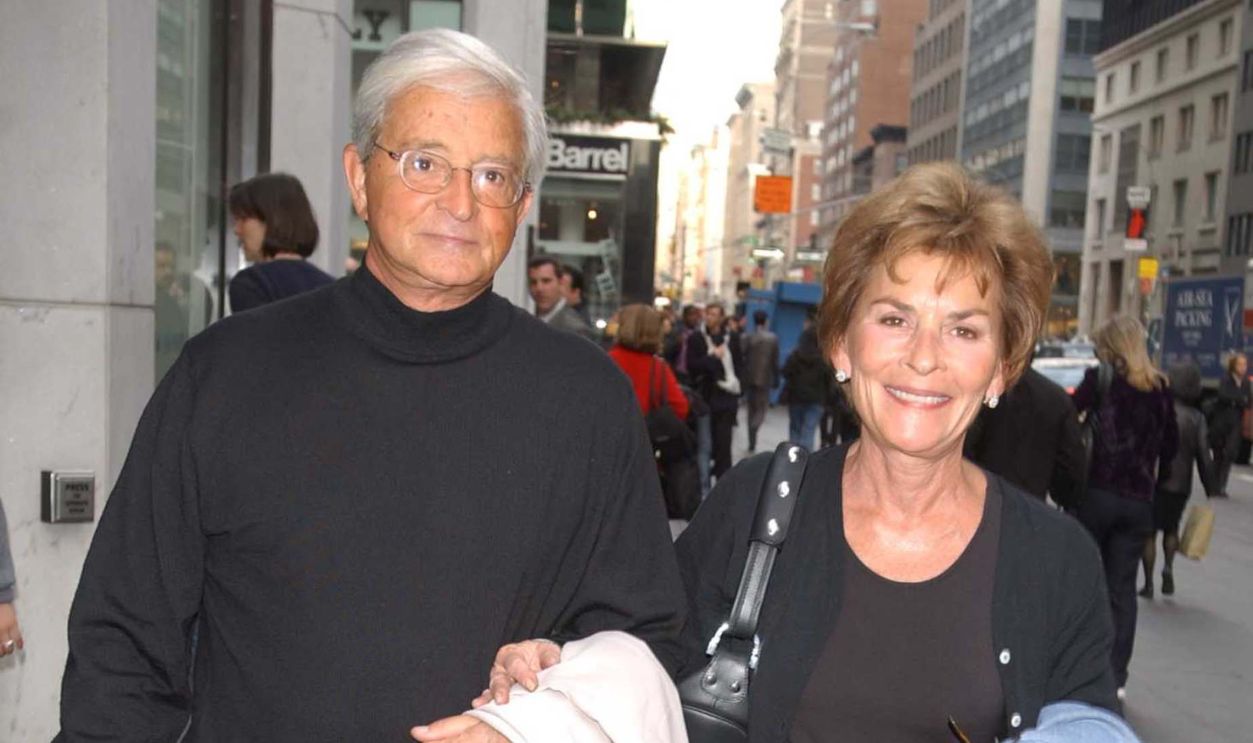 Judges Judy (R) and Jerry Sheindlin walk down Madison Ave January 29, 2002 in New York City.