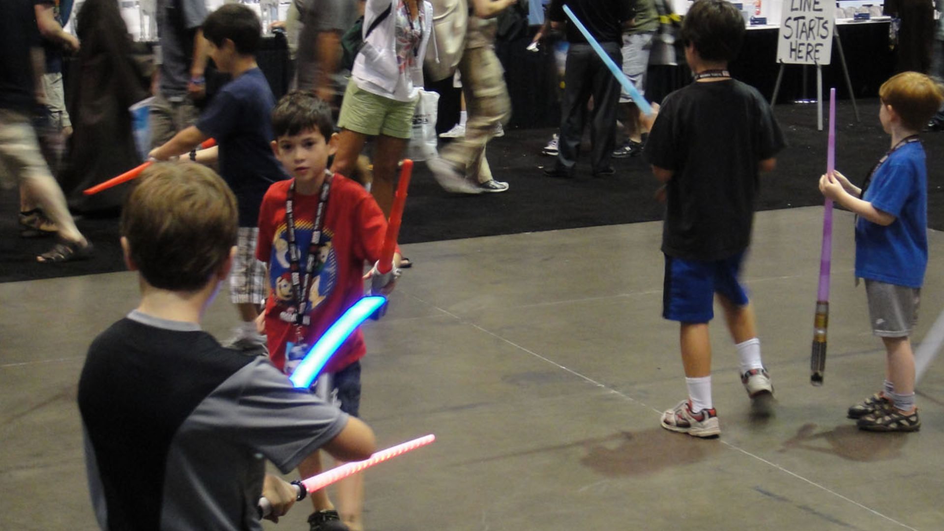 File:Star Wars Celebration V - kids whacking the hell out of each other with lightsabers (4941009664).jpg