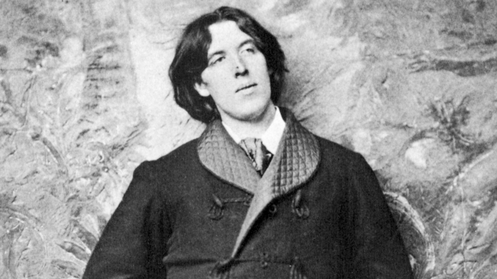 File:Oscar Wilde by Napoleon Sarony.jpg