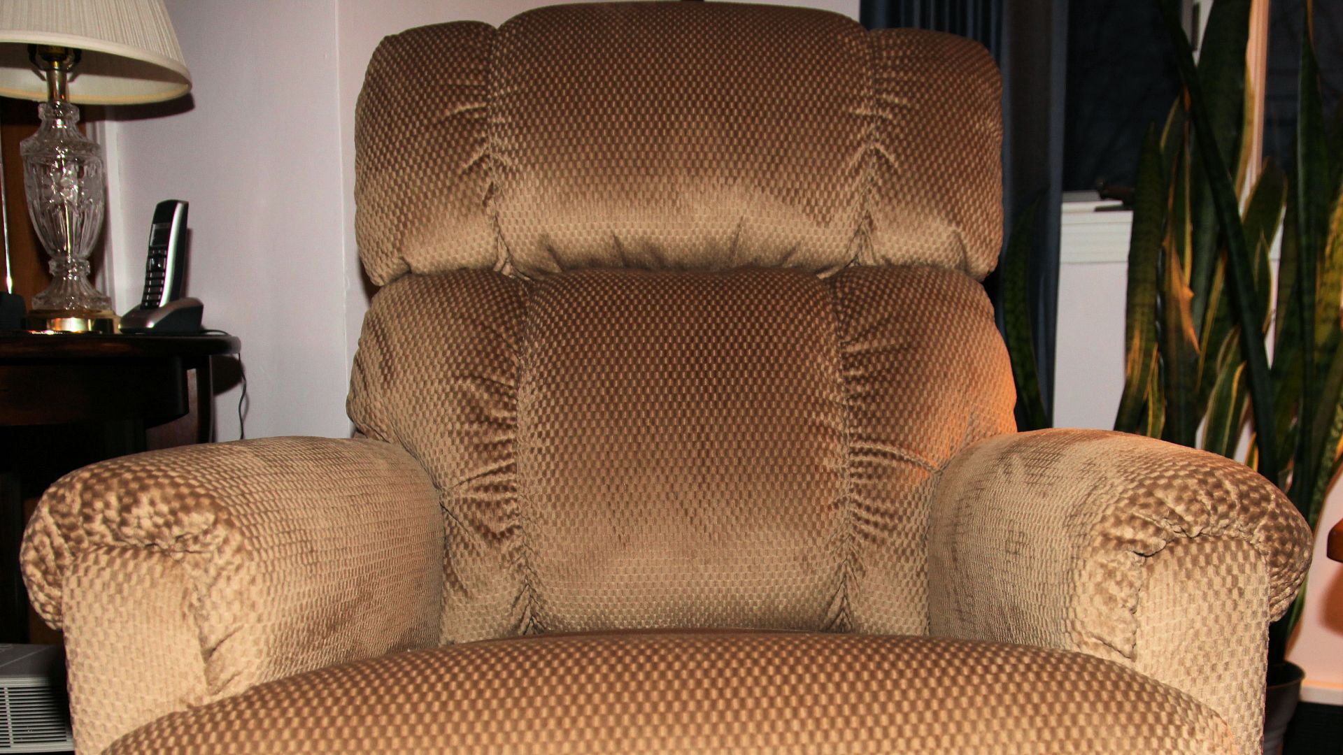 File:La-Z-Boy chair - 02.jpg