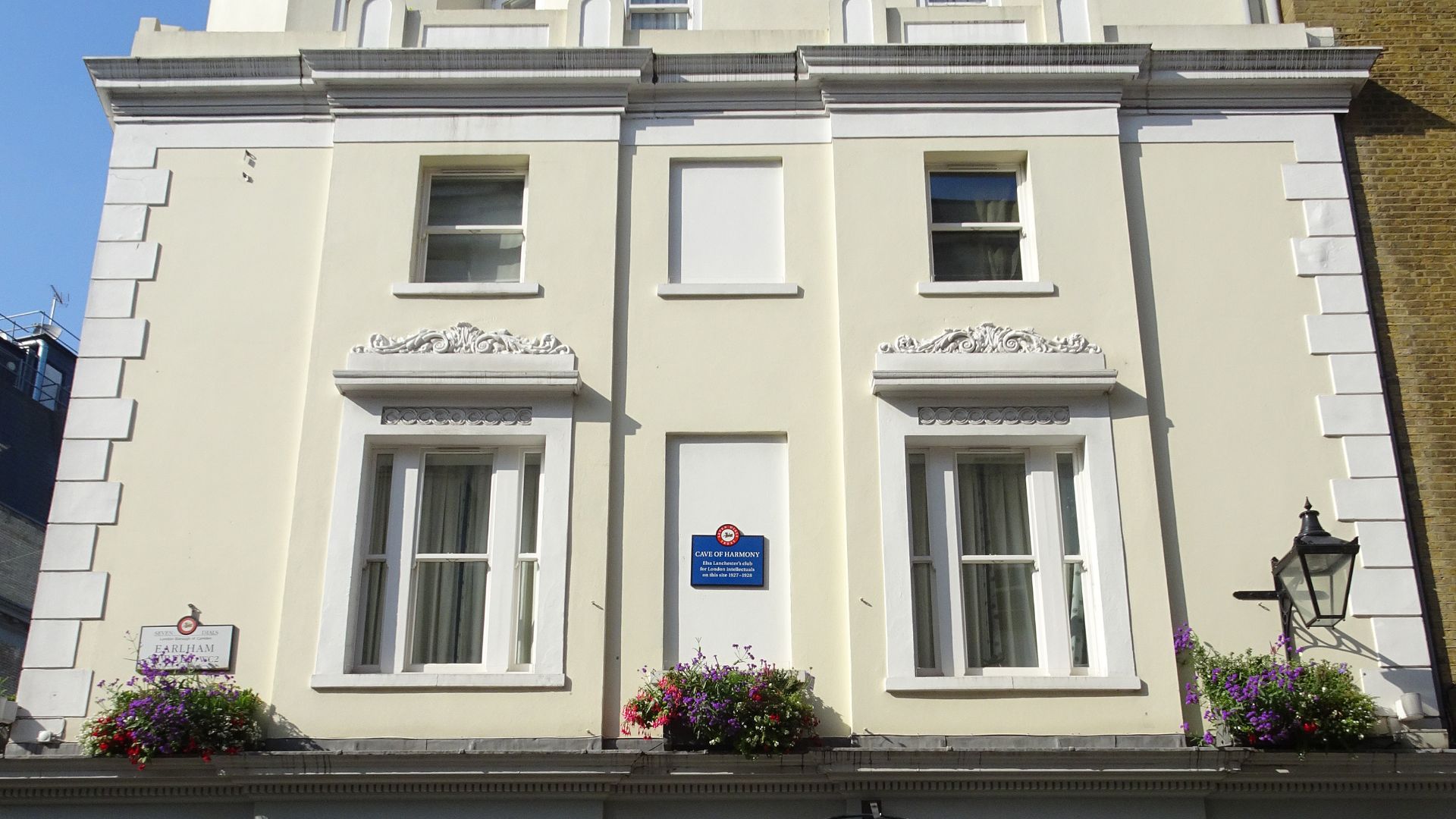 File:Earlham Street elevation of 2 Shorts Gardens London WC2H 9AU.jpg