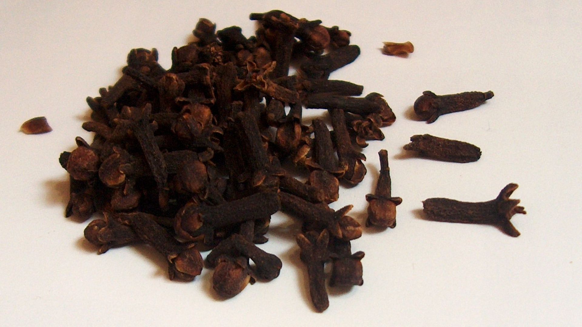 File:Cloves-spice.jpg