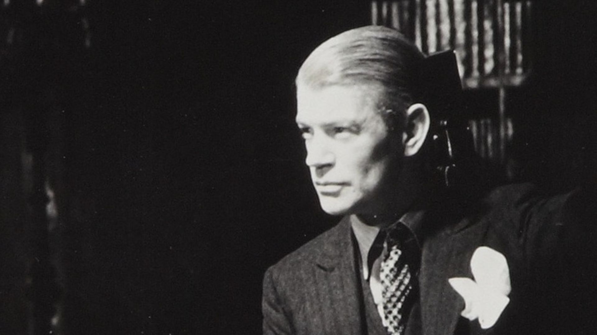 File:Karloff-whale-mescall-bride opt2.jpg