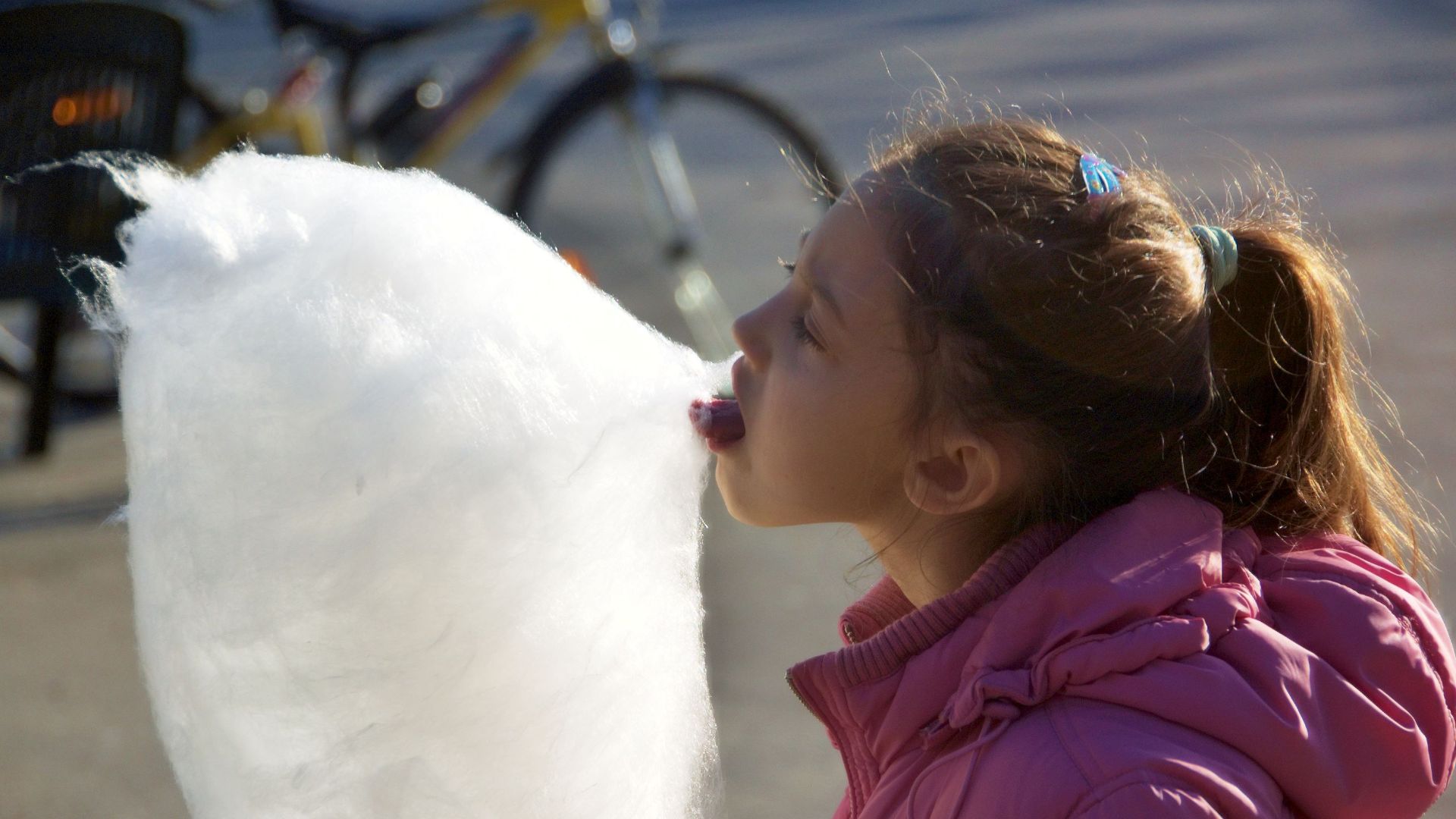File:Cotton candy girl.jpg