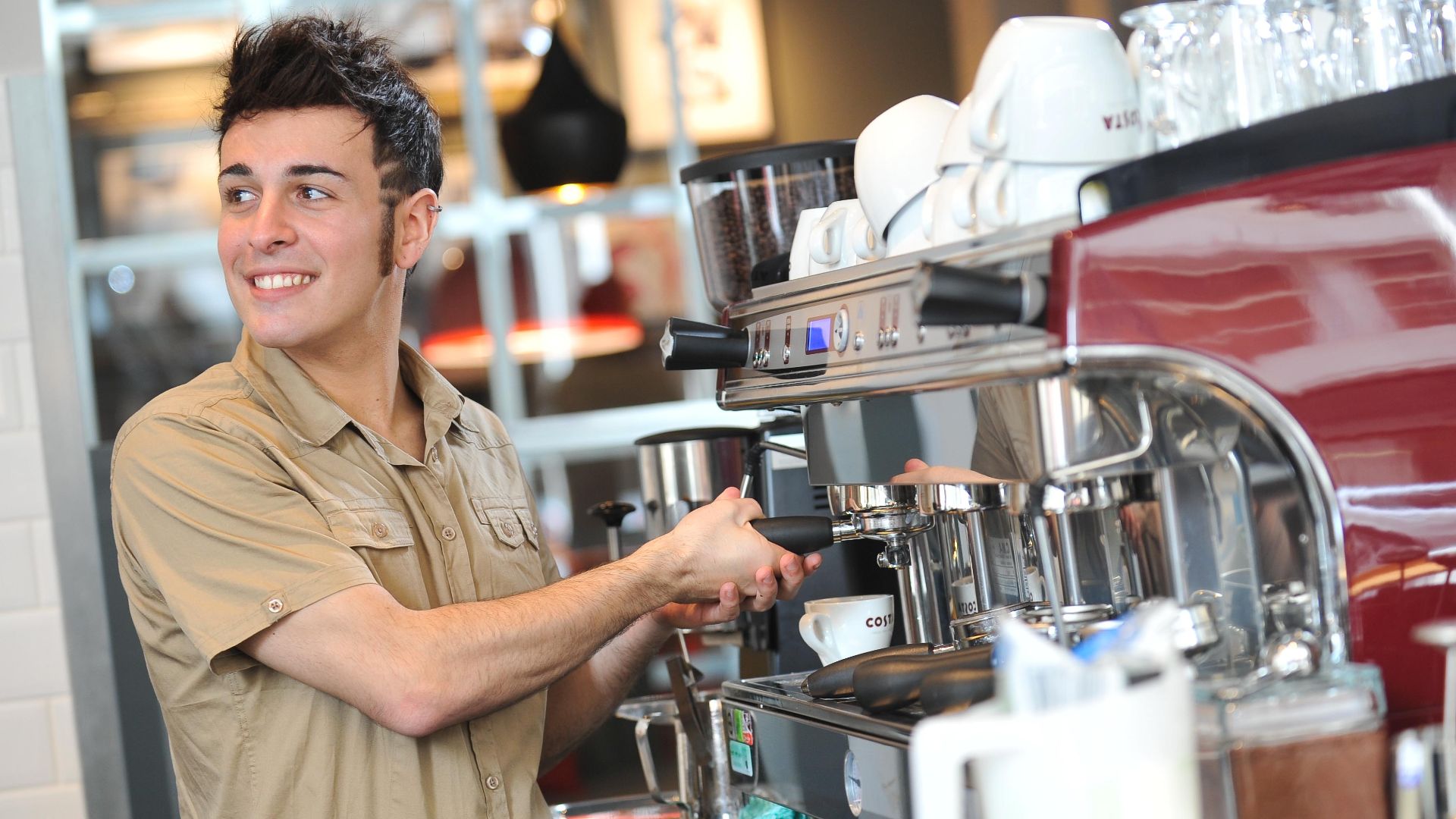 File:Barista COSTA COFFEE.JPG