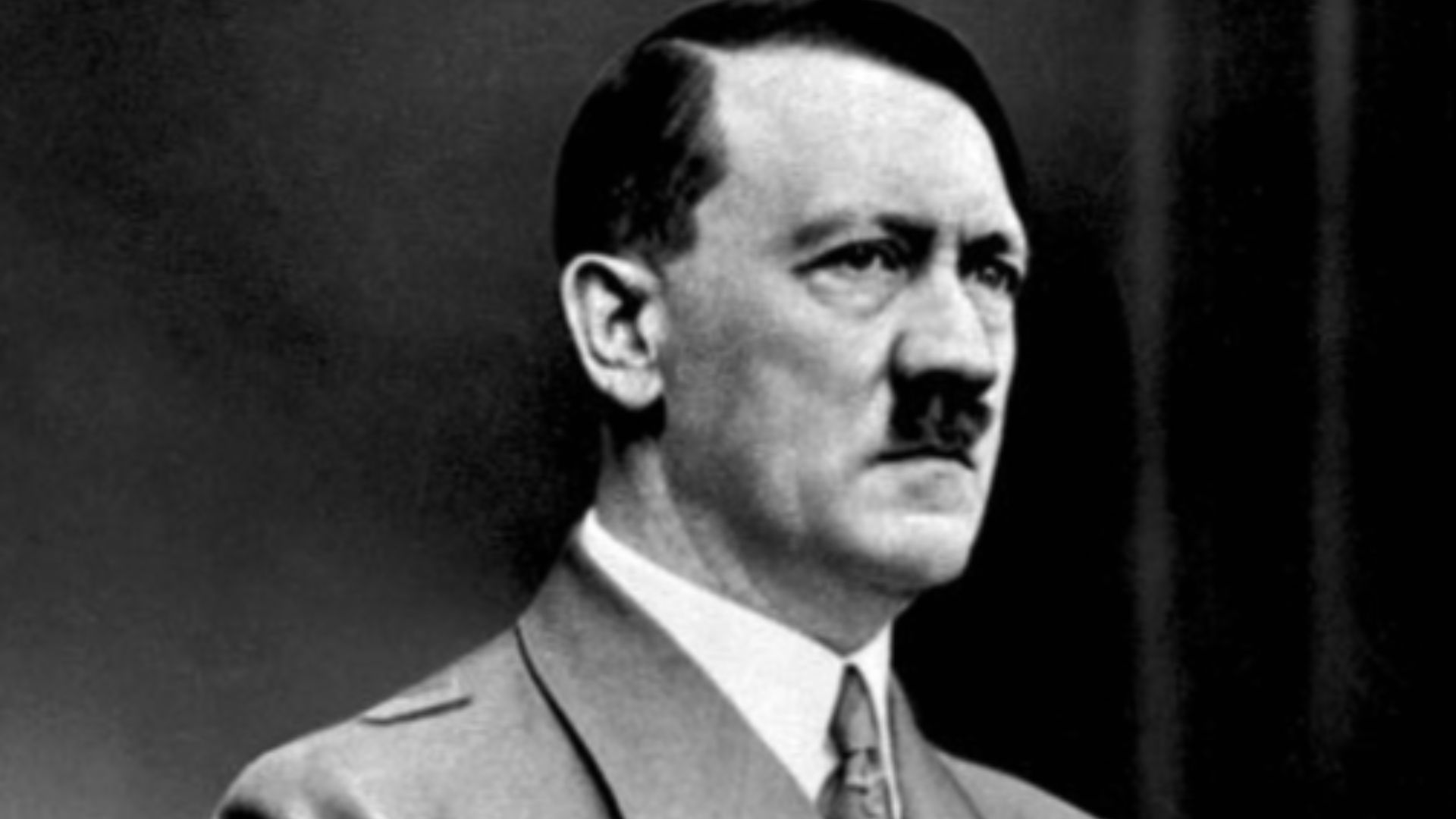 File:Bundesarchiv Bild 183-S33882, Adolf Hitler retouched.jpg