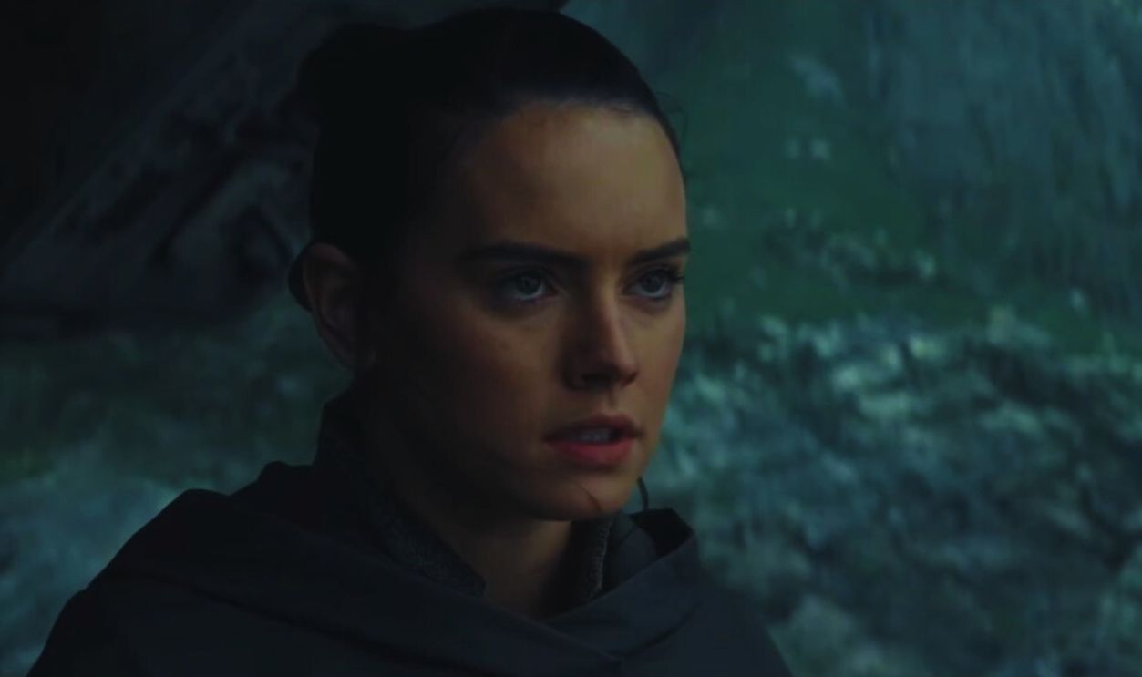 Screenshot from Star Wars: The Last Jedi (2017)