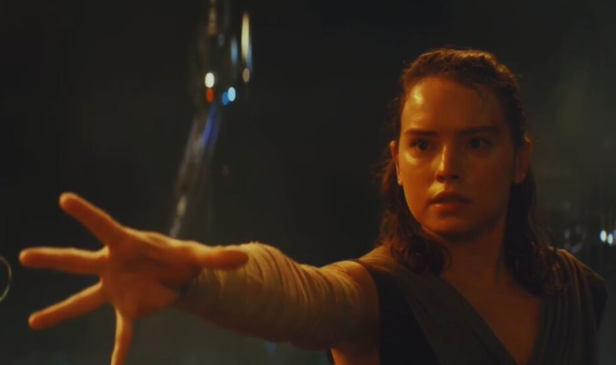 Screenshot from Star Wars: The Last Jedi (2017)