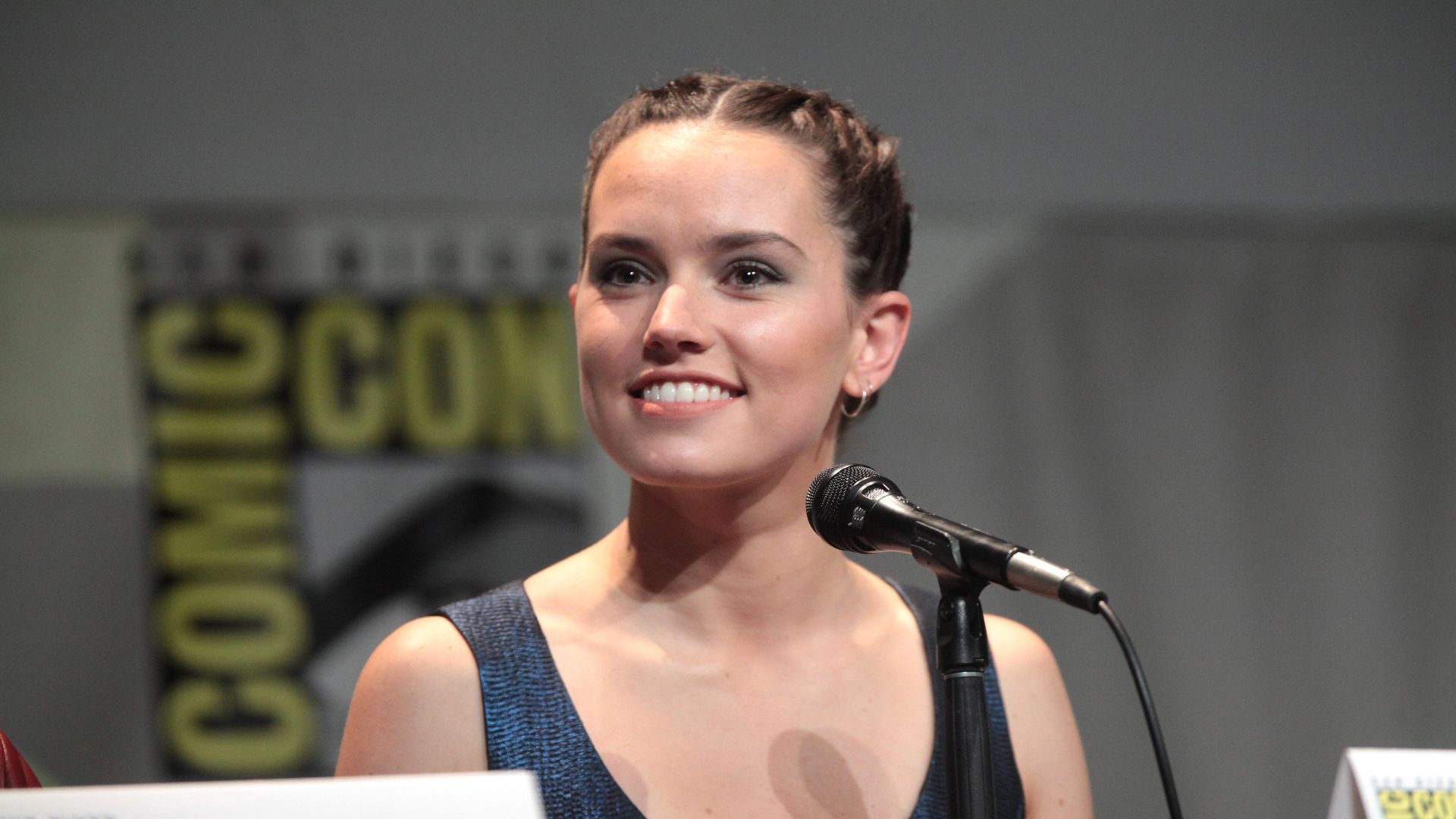 File:SDCC 2015 - Daisy Ridley (19492026348).jpg