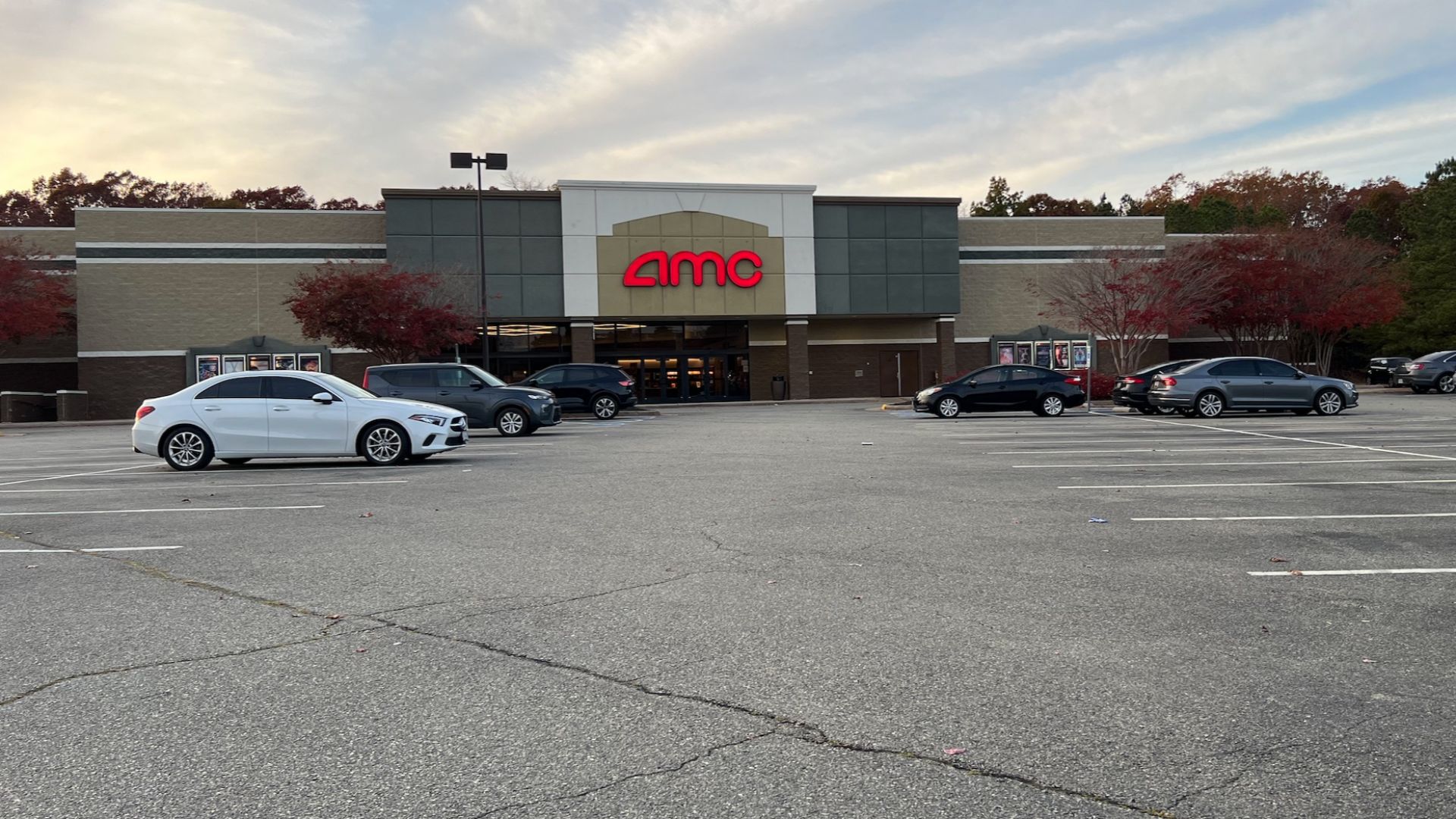 File:AMC Dine-In Midlothian.jpg