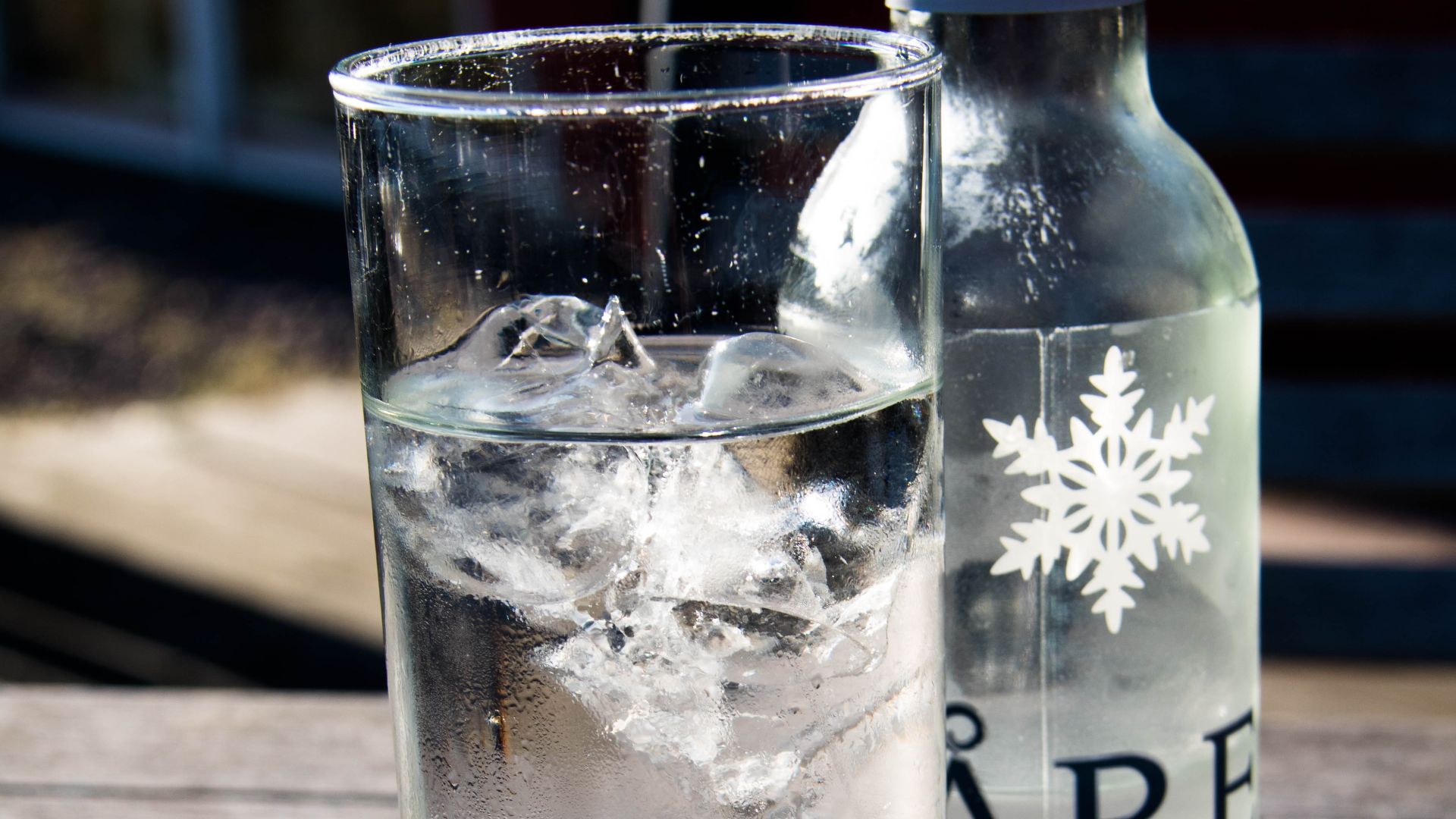 File:Skanör - Sparkling water (19000568924).jpg