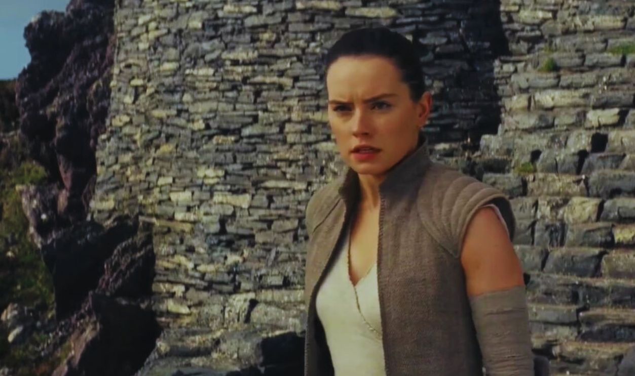 Screenshot from Star Wars: The Last Jedi (2017)