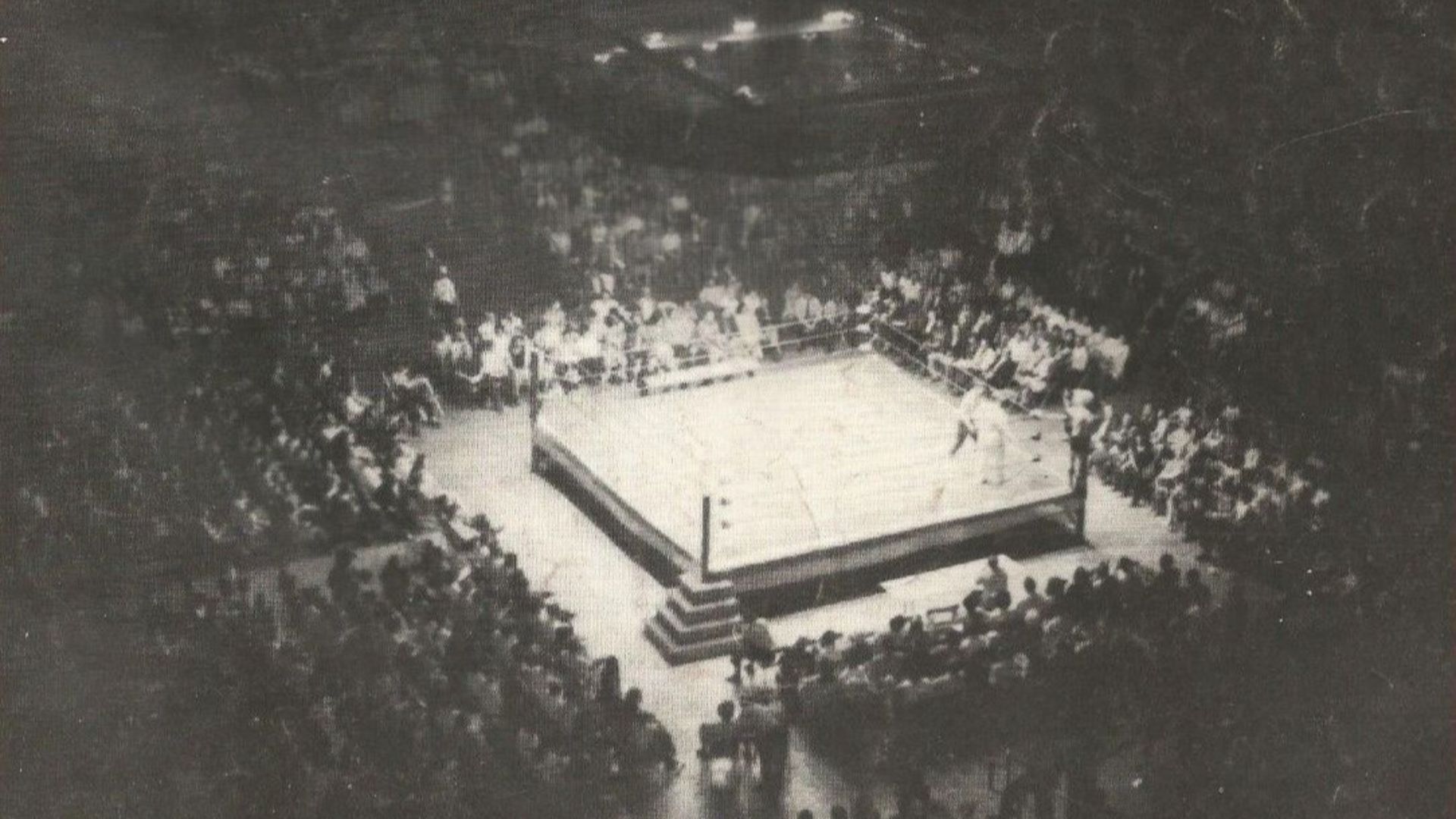 File:A ring in Detroit for Big Time Wrestling - 1972 BODY PRESS WRESTLING MAGAZINE (cropped).jpg