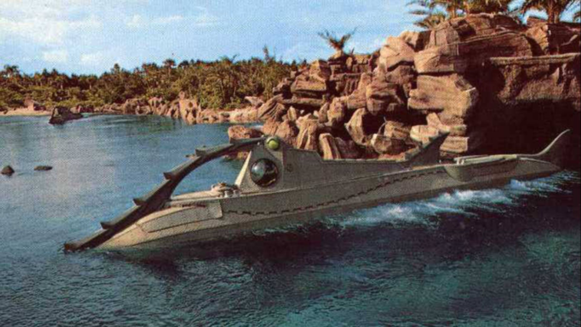 File:20,000 Leagues Under the Sea, Disney World, Nautilus, Captain Nemo, submarine (NBY 505).jpg