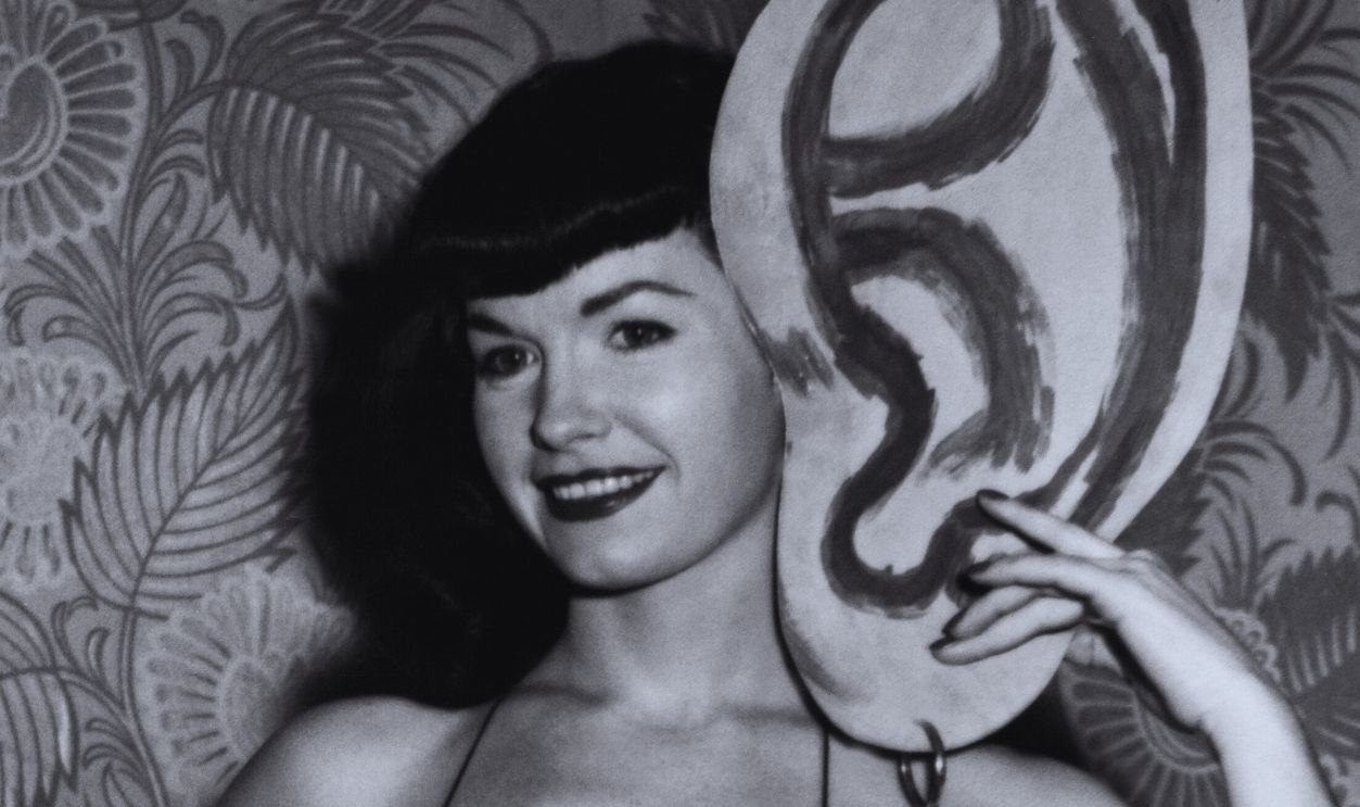 Gettyimages - 106752638, Bettie Page For Confidential Advertising, In The Forties UNSPECIFIED - JANUARY 01: Bettie Page For Confidential Advertising, In The Forties 