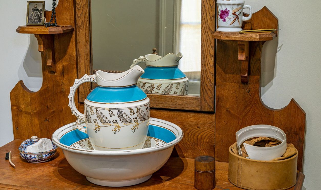 Enamel Pitcher And Basin Set