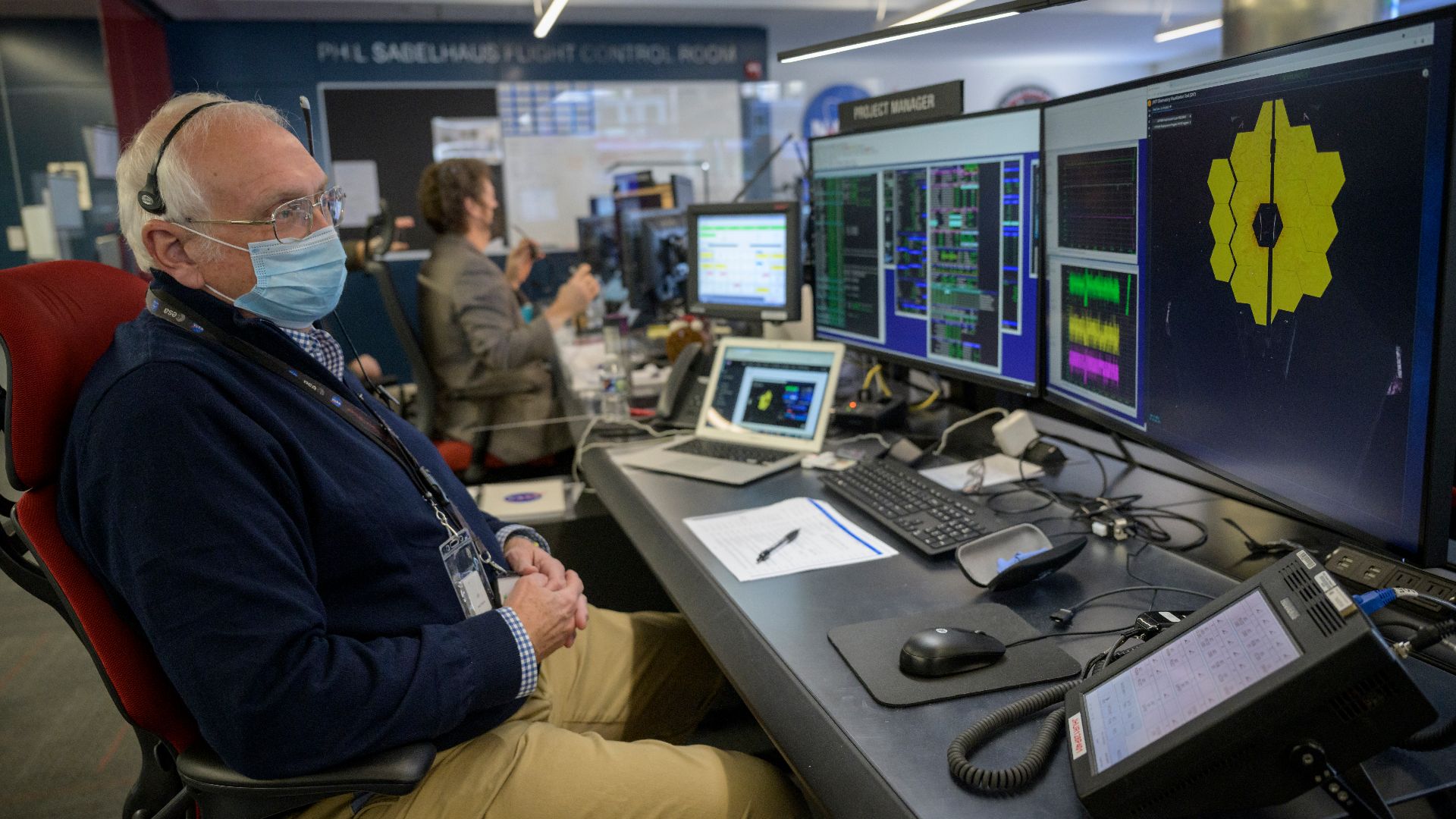 File:James Webb Space Telescope Second Primary Mirror Deployment (NHQ202201080003).jpg