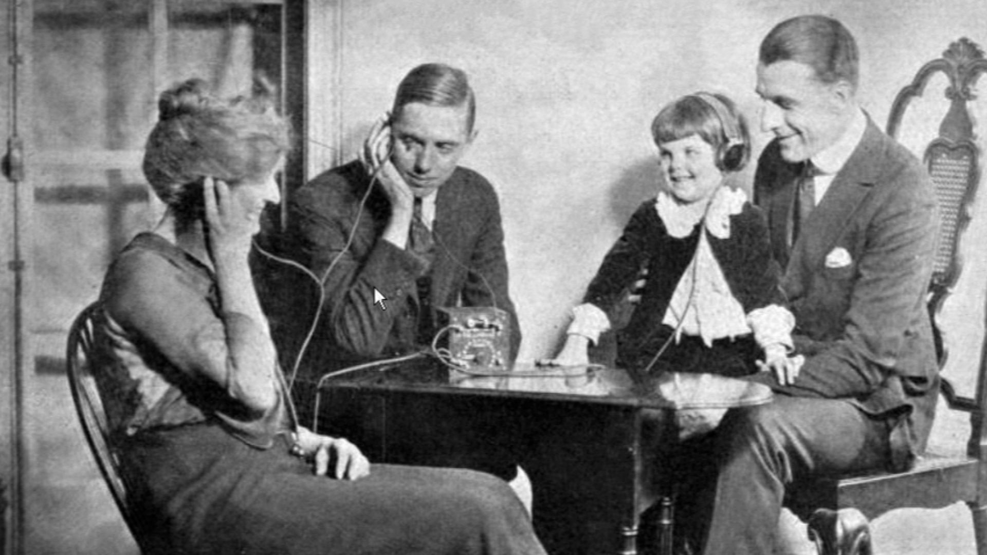 File:Crystal radio advertisement.png