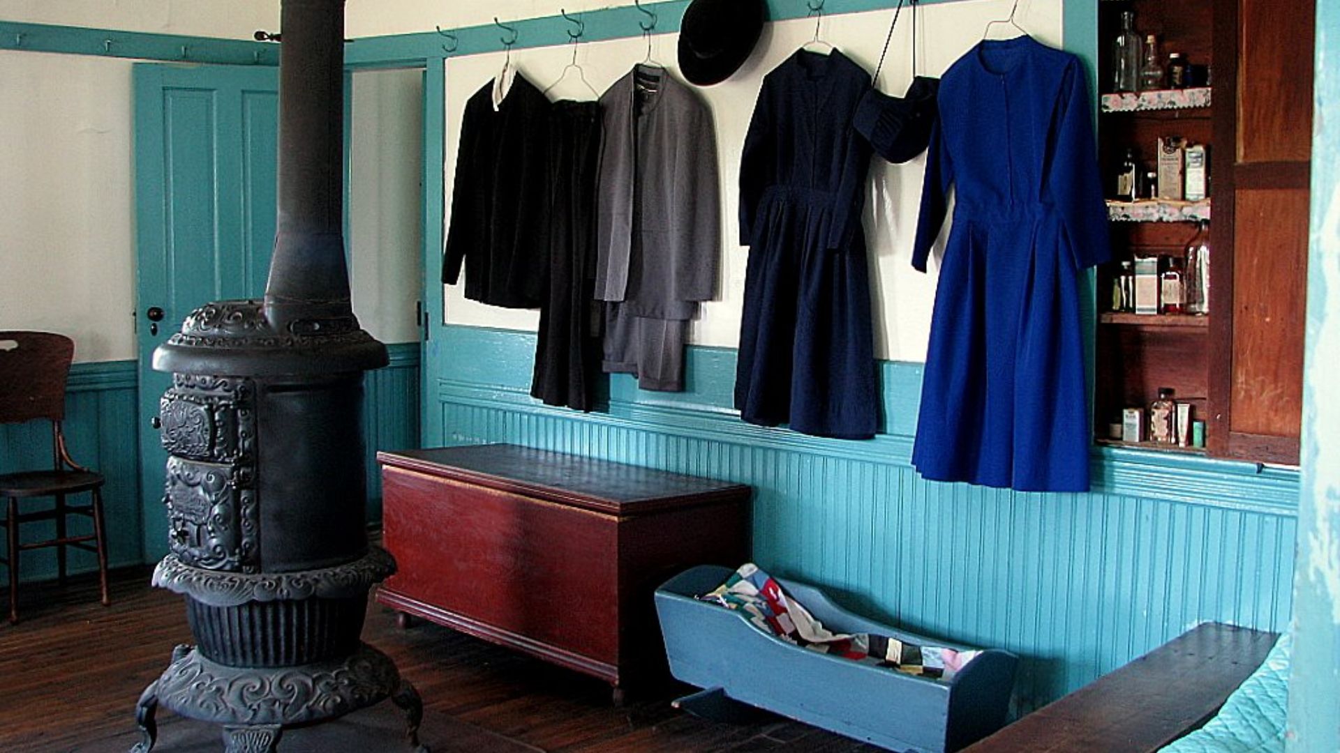 File:Amish Farmhouse.jpg