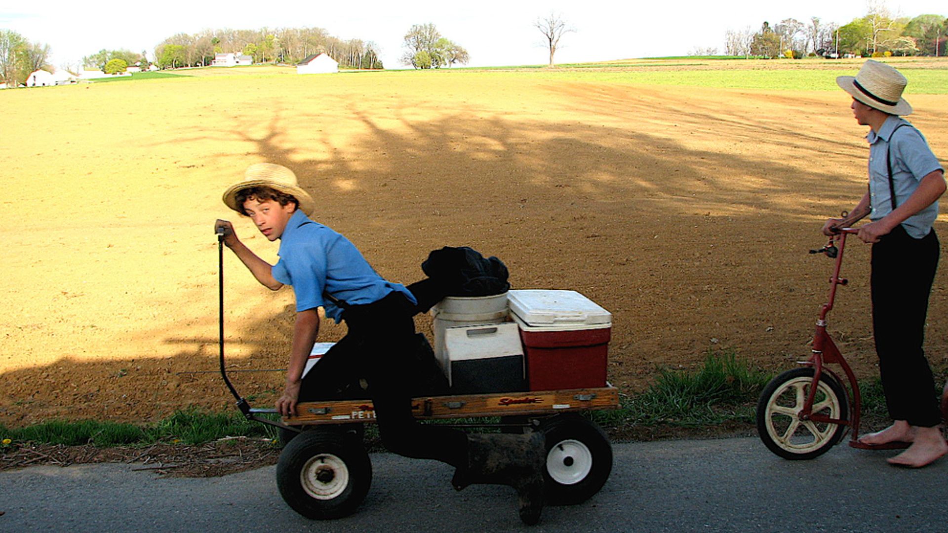 File:Amish - You looking at me by Gadjoboy.jpg